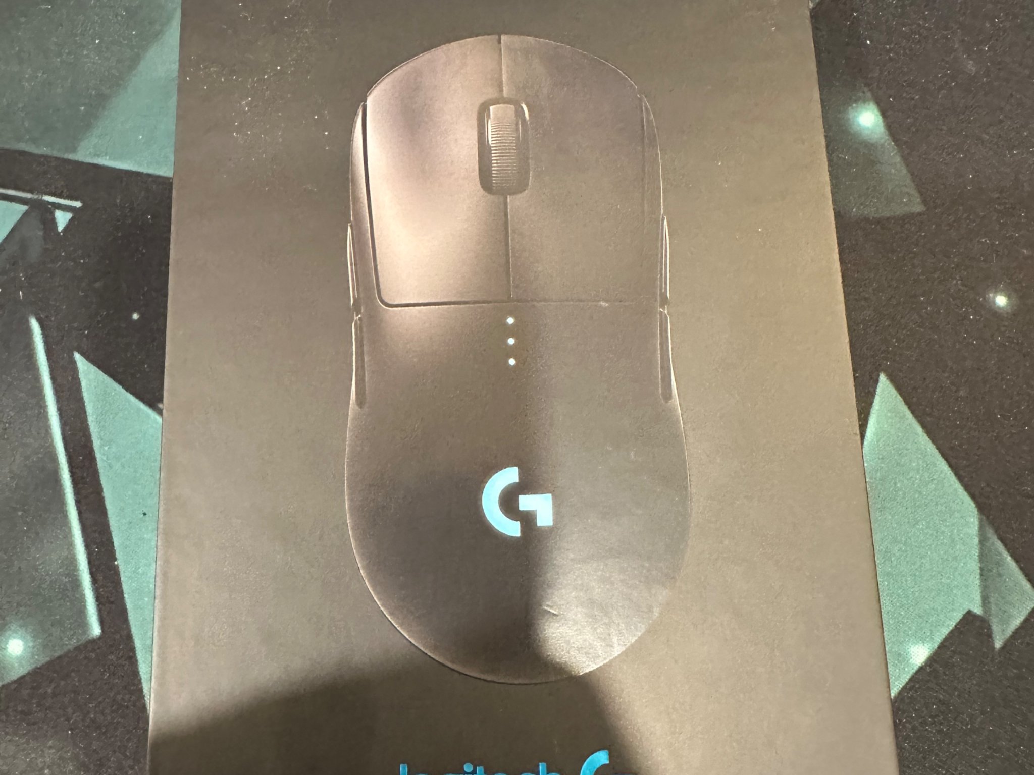 Logitech - PRO Lightweight Wireless
