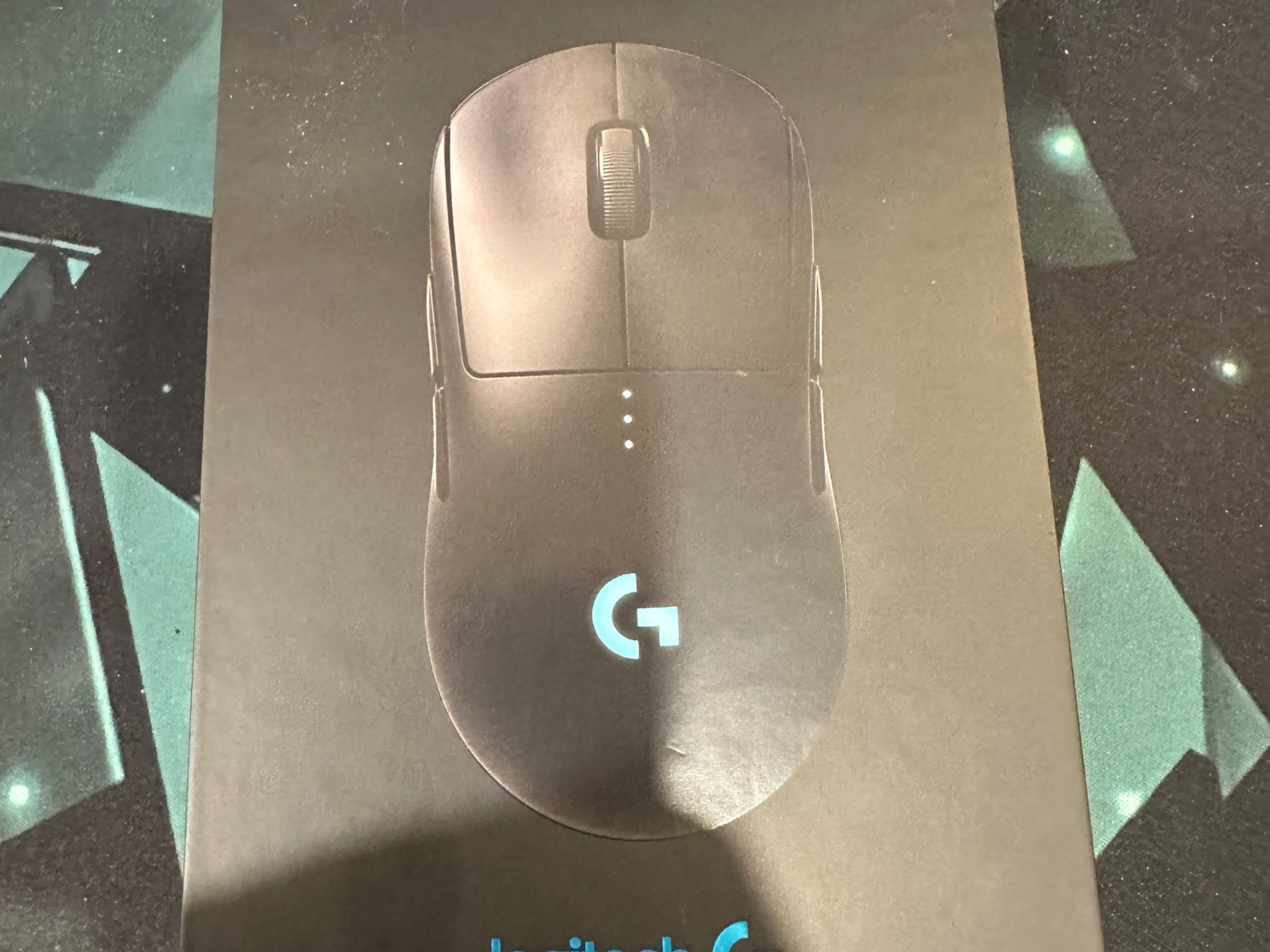 Logitech - PRO Lightweight Wireless