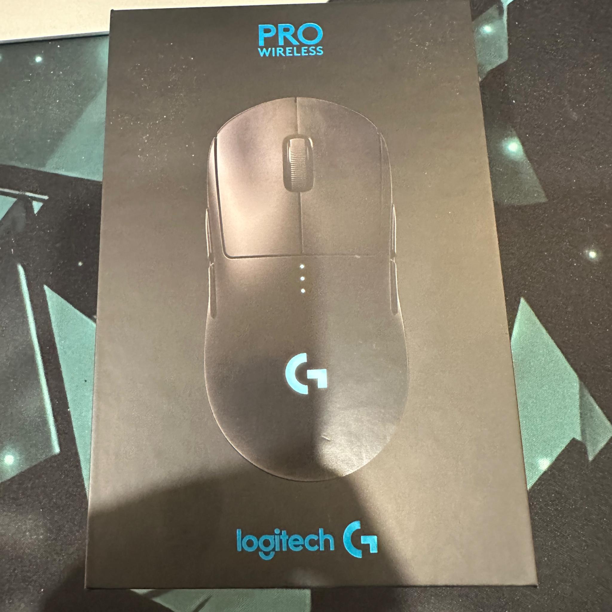 Logitech - PRO Lightweight Wireless