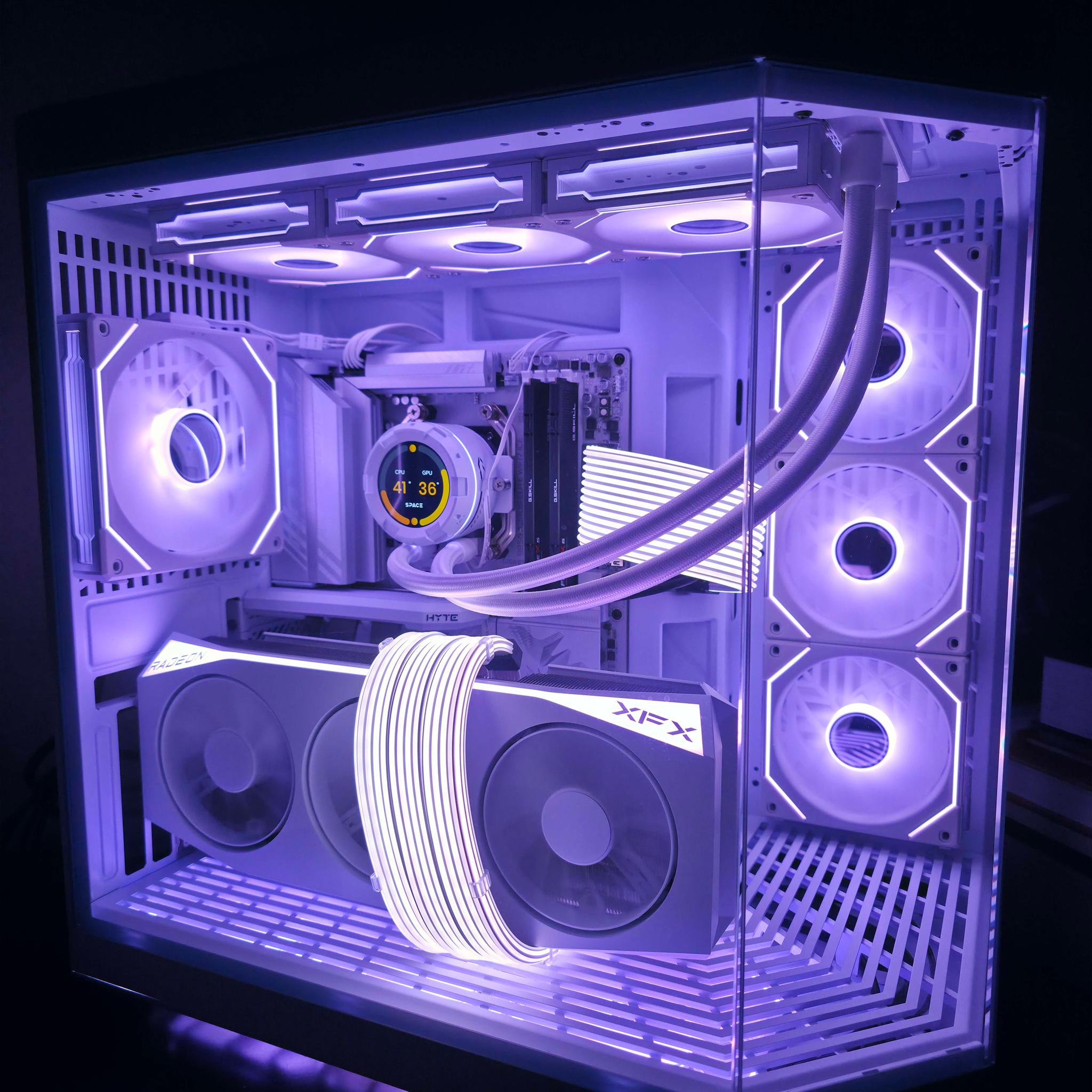 Gaming PC - RX 9070 XT - Ryzen 7 9800X3D - 32GB RAM - 2TB NVME SSD