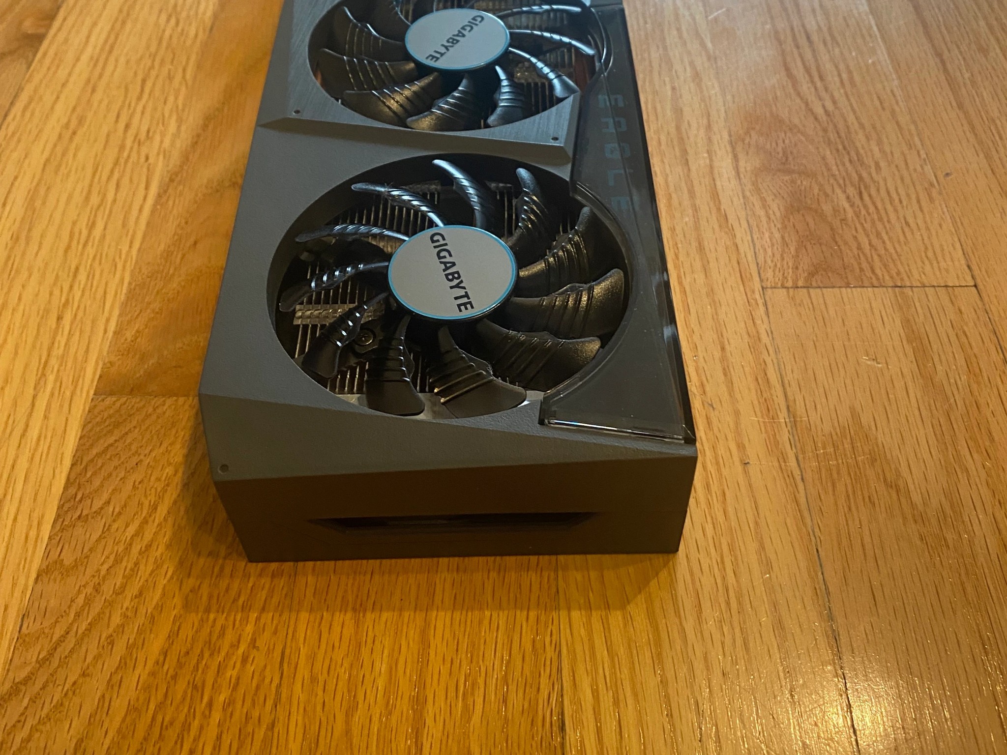 GIGABYTE Radeon RX 6600 EAGLE - WINDFORCE 3X Cooling System, 8GB 128-bit GDDR6