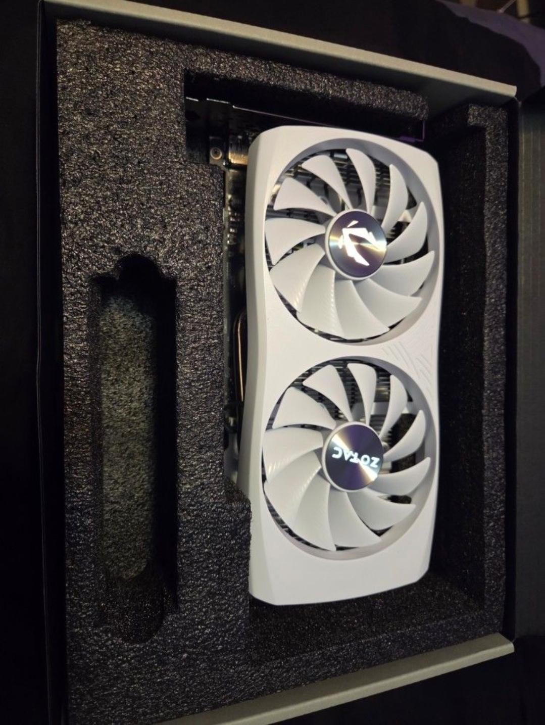 Zotac RTX 4060 8GB Twin Edge OC White