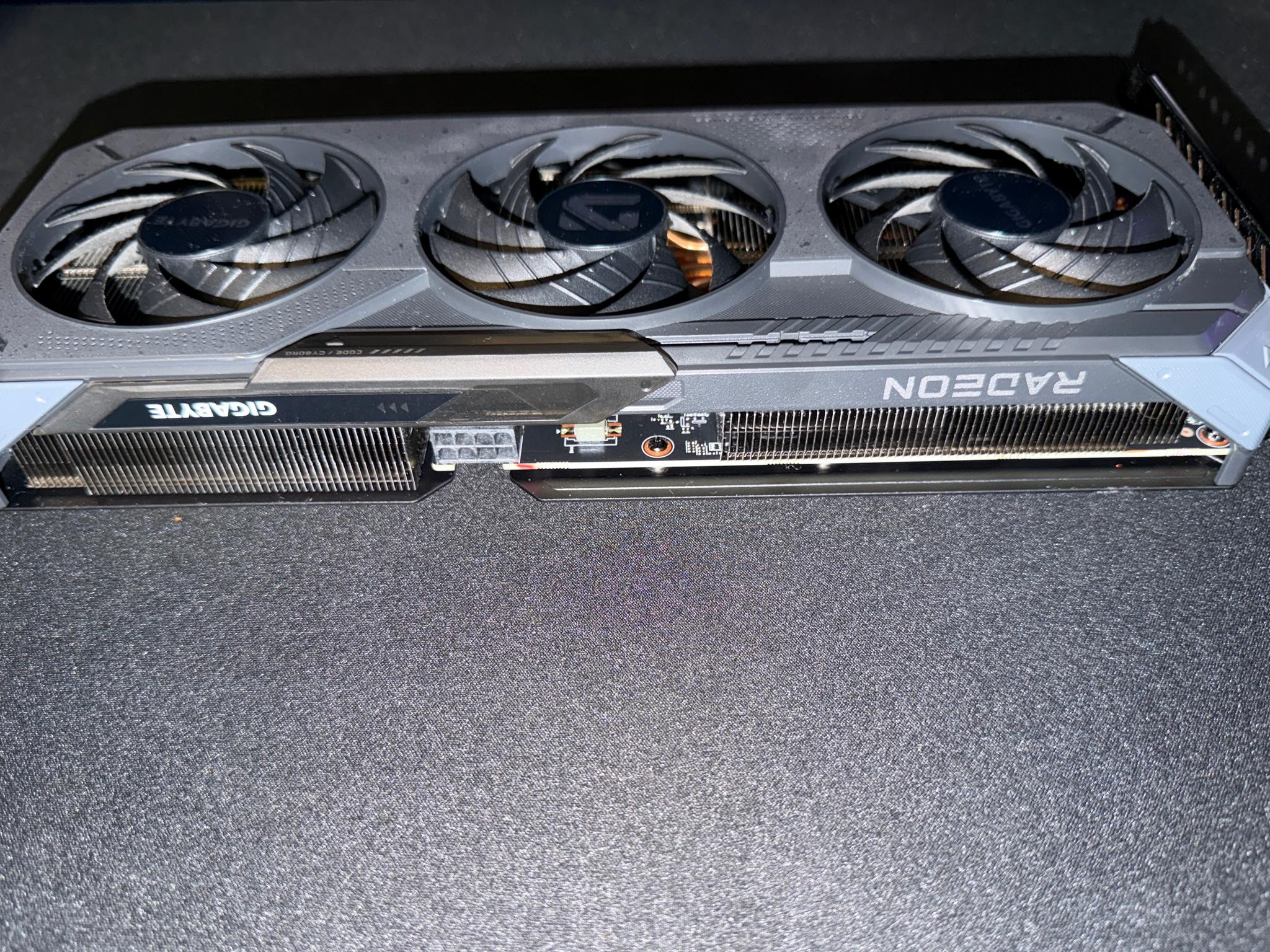 AMD Radeon RX 9060 XT 8GB - Image 2