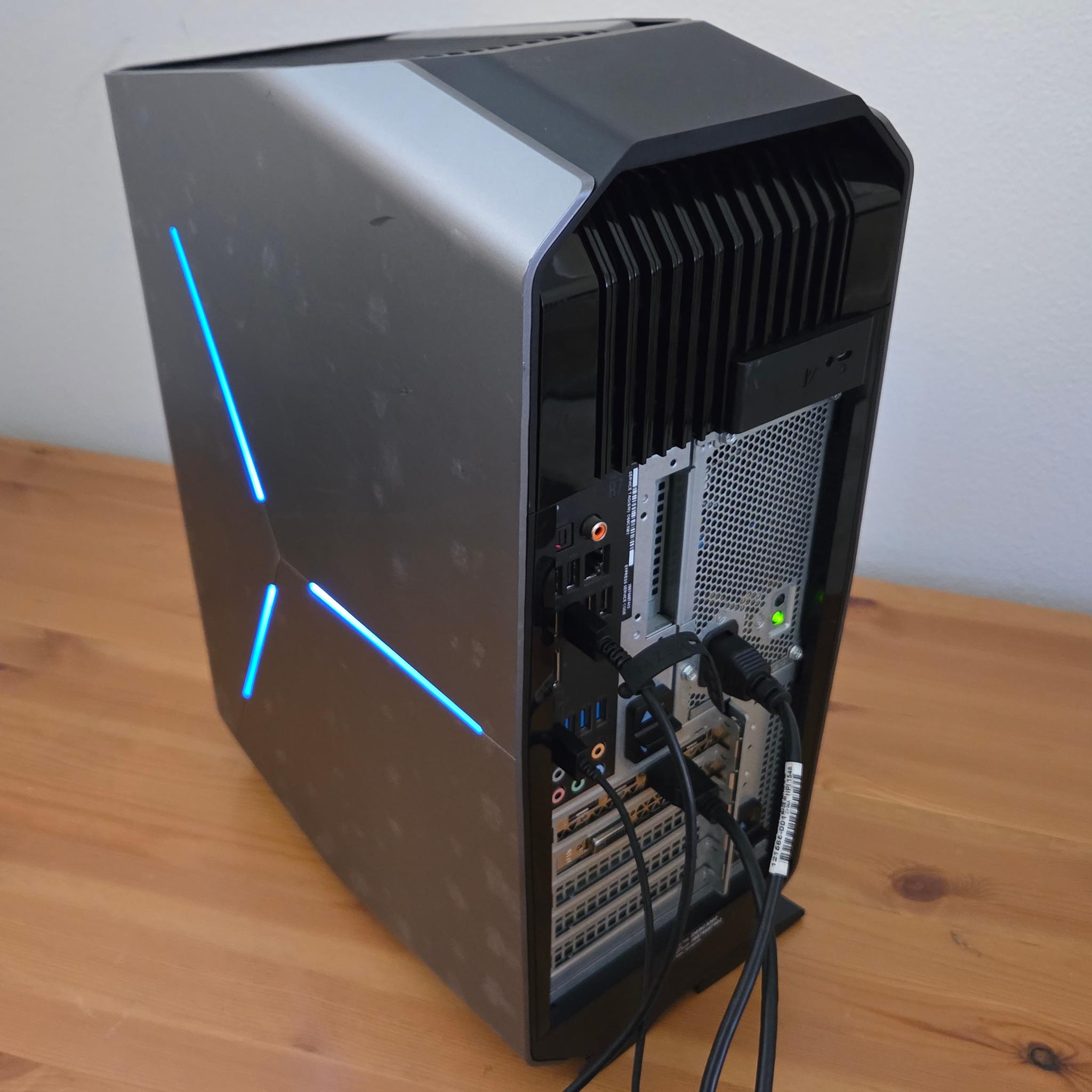 Budget Gaming Done Right! ❄️Liquid Cooled i7 8700❄️| GTX 1070 8GB | 16GB Ram | Windows 11