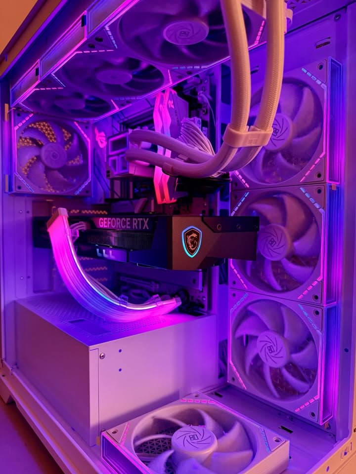 ❄️9800X3D | RTX 5070 Ti | 32gb DDR5| Windows 11 Pro| "The FrostForge" Gaming PC