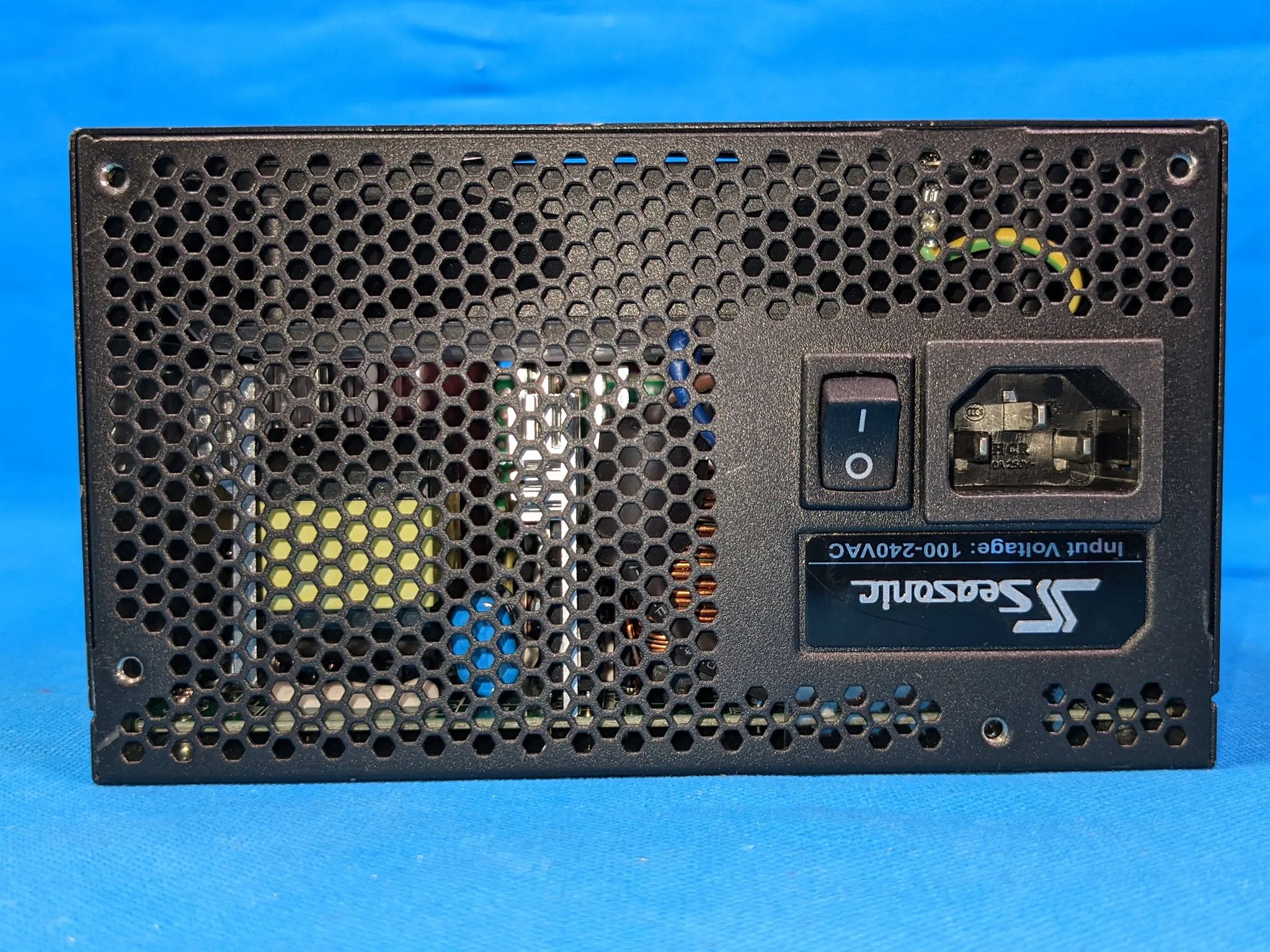 SeaSonic Focus GM-650 650W Semi-Modular 80 PLUS Gold ATX Desktop Power Supply SSR-650FM