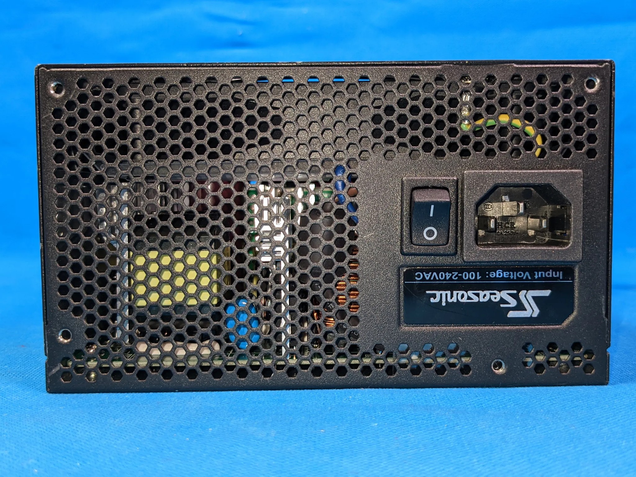 SeaSonic Focus GM-650 650W Semi-Modular 80 PLUS Gold ATX Desktop Power Supply SSR-650FM