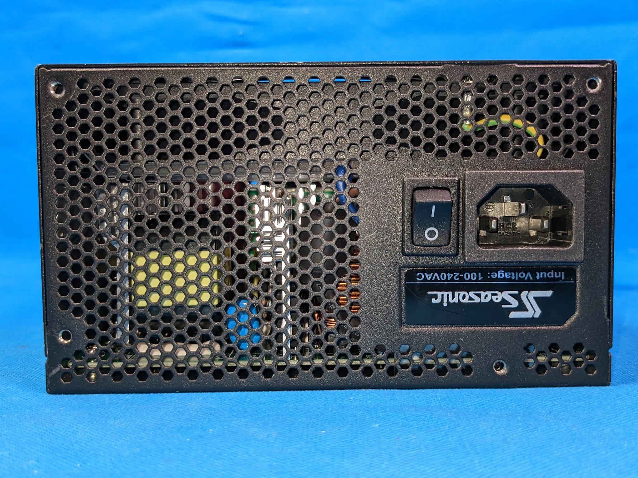 SeaSonic Focus GM-650 650W Semi-Modular 80 PLUS Gold ATX Desktop Power Supply SSR-650FM