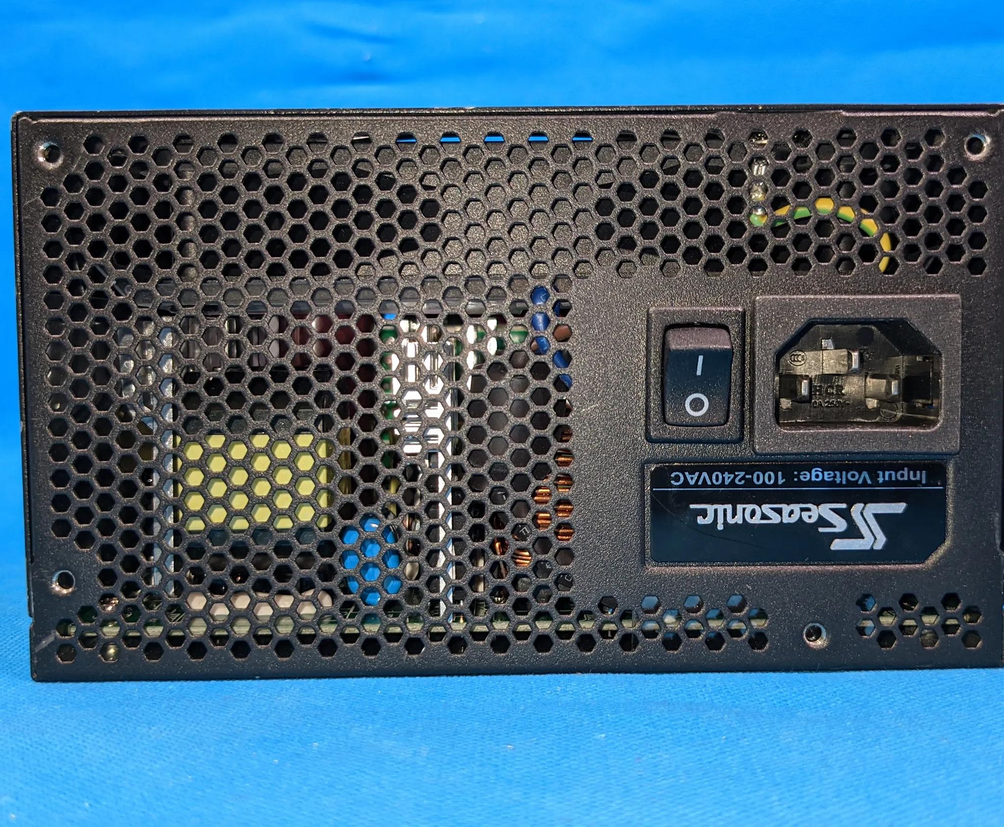 SeaSonic Focus GM-650 650W Semi-Modular 80 PLUS Gold ATX Desktop Power Supply SSR-650FM