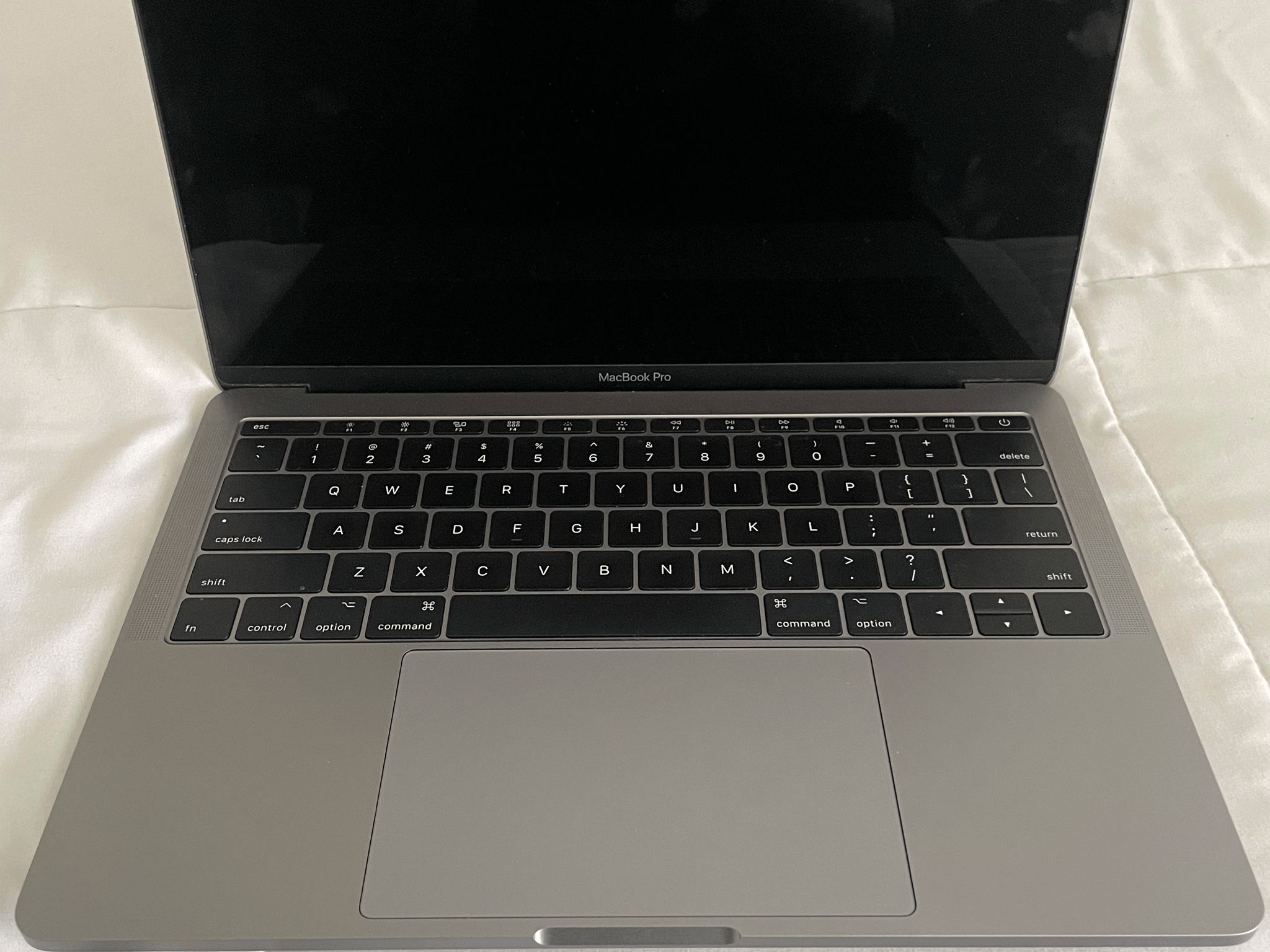 2017 MacBook Pro, barely used! Only 158 cycle counts.