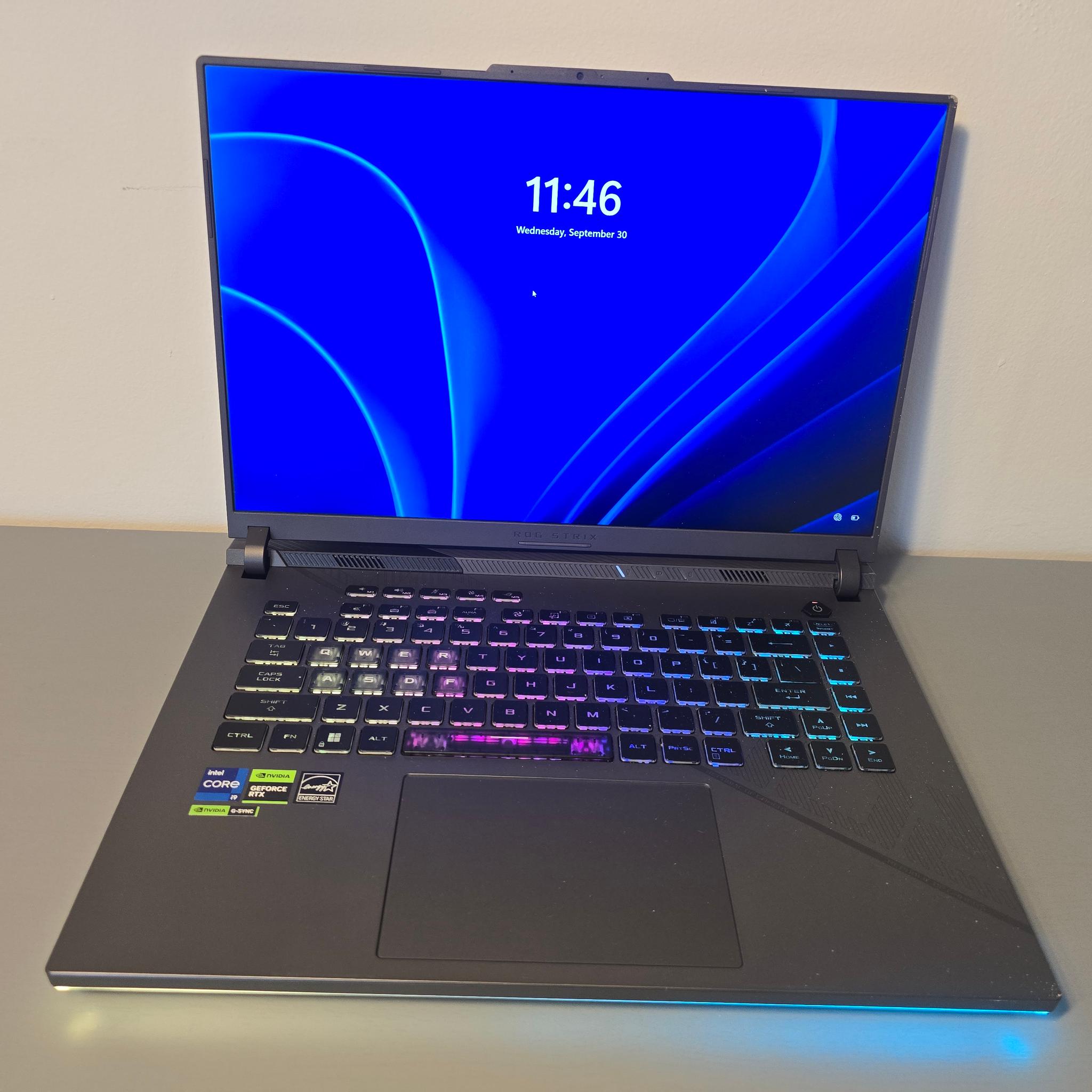 ASUS ROG Strix G16 i9-14900HX RTX 4070 32GB RAM 1TB SSD QHD+ 240Hz Win 11 Pro -Excellent