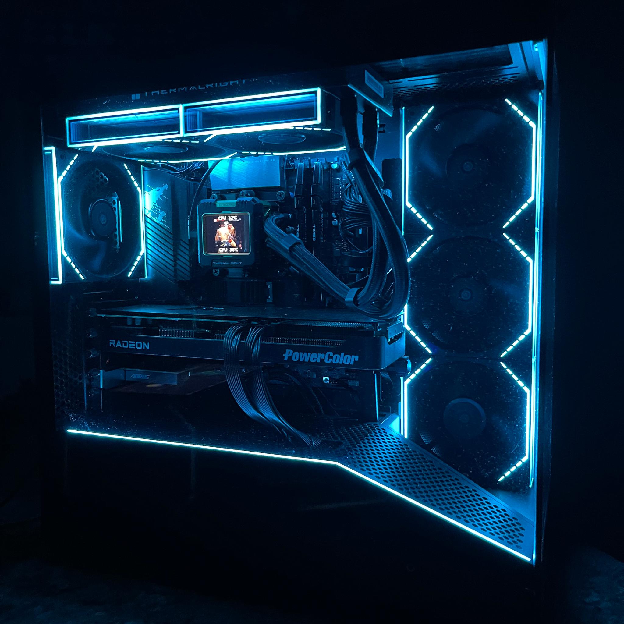 High End Gaming PC – i7‑14700K / RX 9070 XT / 32GB / 1TB With LCD Screen AIO