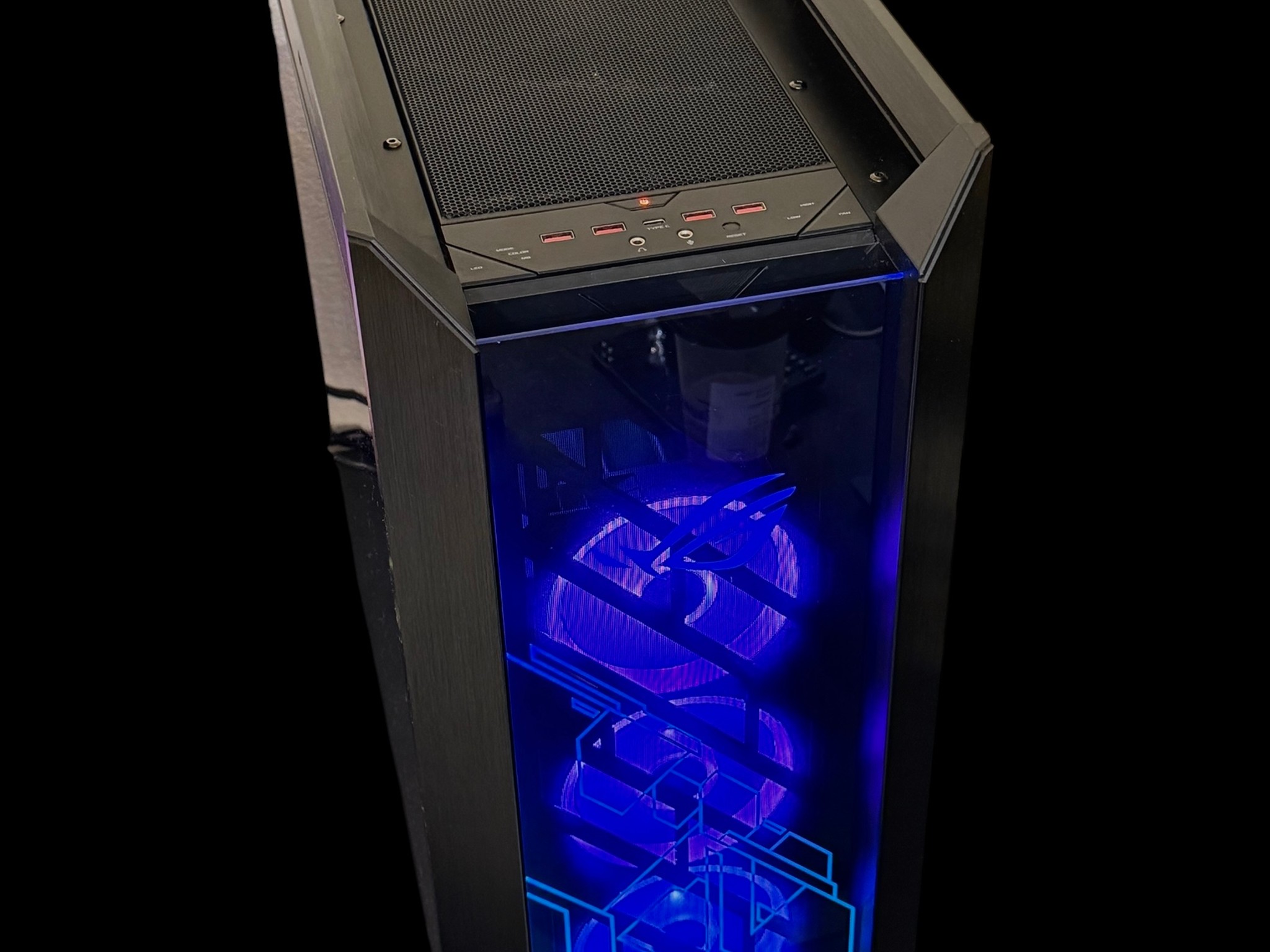 GeForce RTX 4080 Custom Gaming PC - Ryzen 7 9800X3D