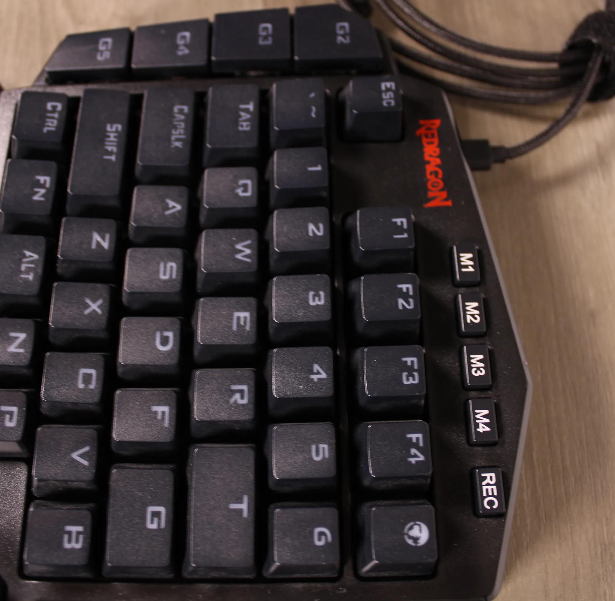 One-Handed Mechanical Keyboard | RGB | 7 Onboard Macro Keys | Wrist Rest | Redragon K585