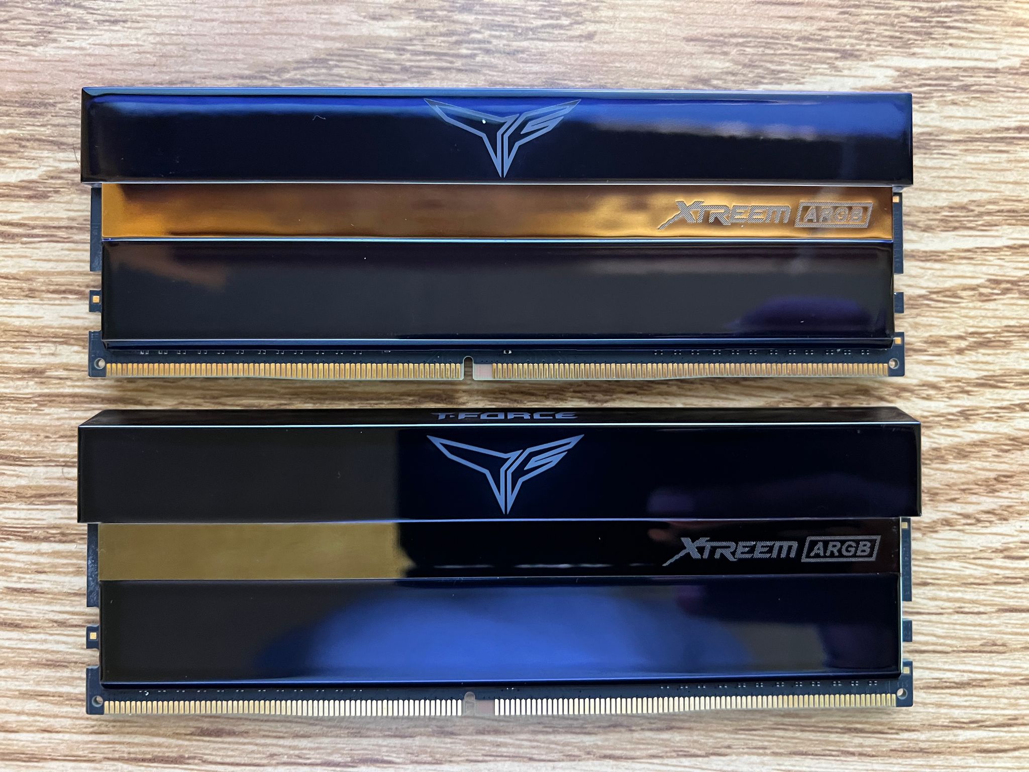 16GB (2x8GB) DDR4-4000MHz CL18 Teamgroup T-Force XTREEM RGB RAM Memory