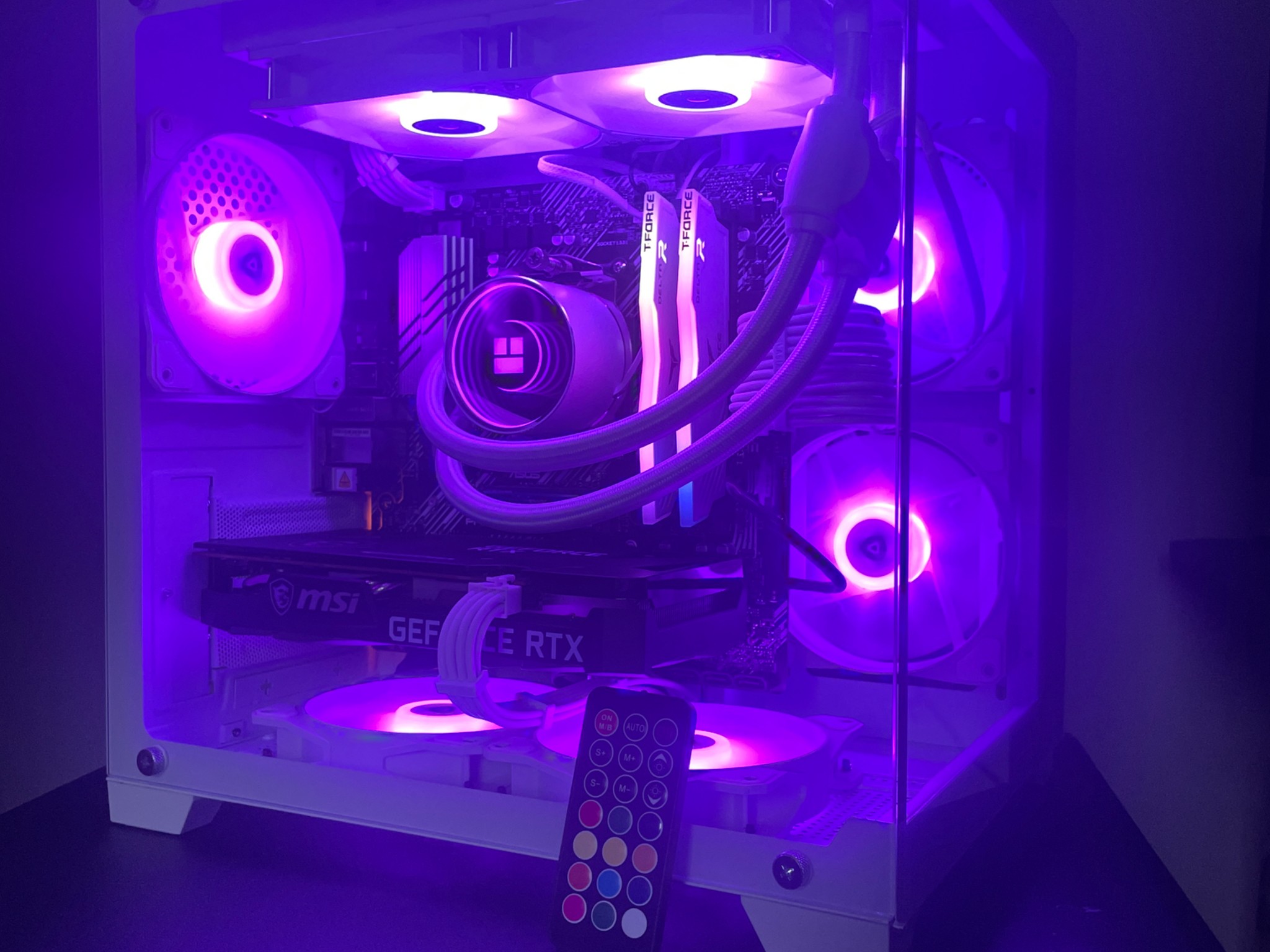 White 1080p/1440p Gaming PC – Liquid Cooled & High FPS