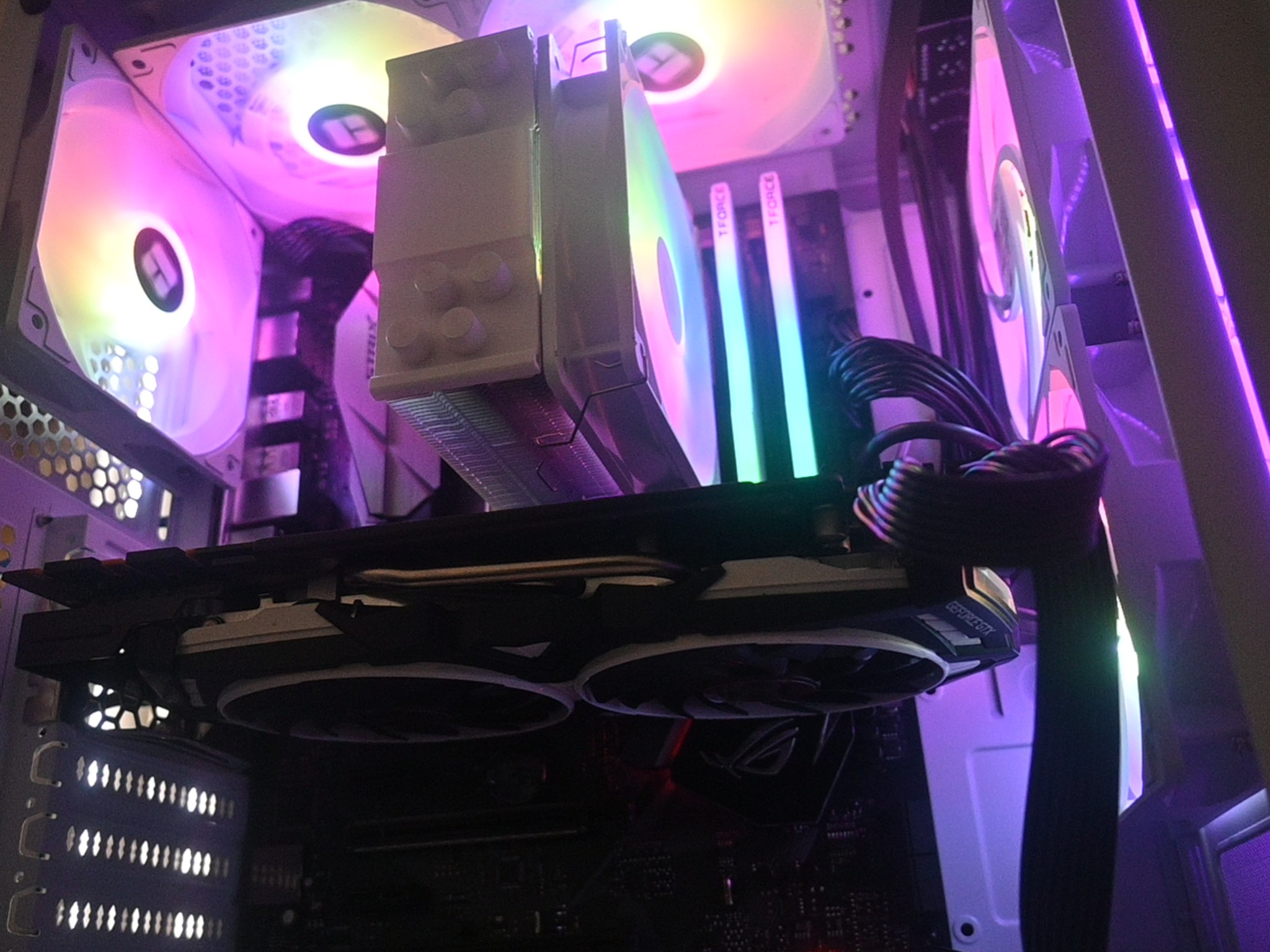 [White Class] Am4 Gaming Pc (Ryzen 5 3600 , Msi Gtx 1080ti 11gb