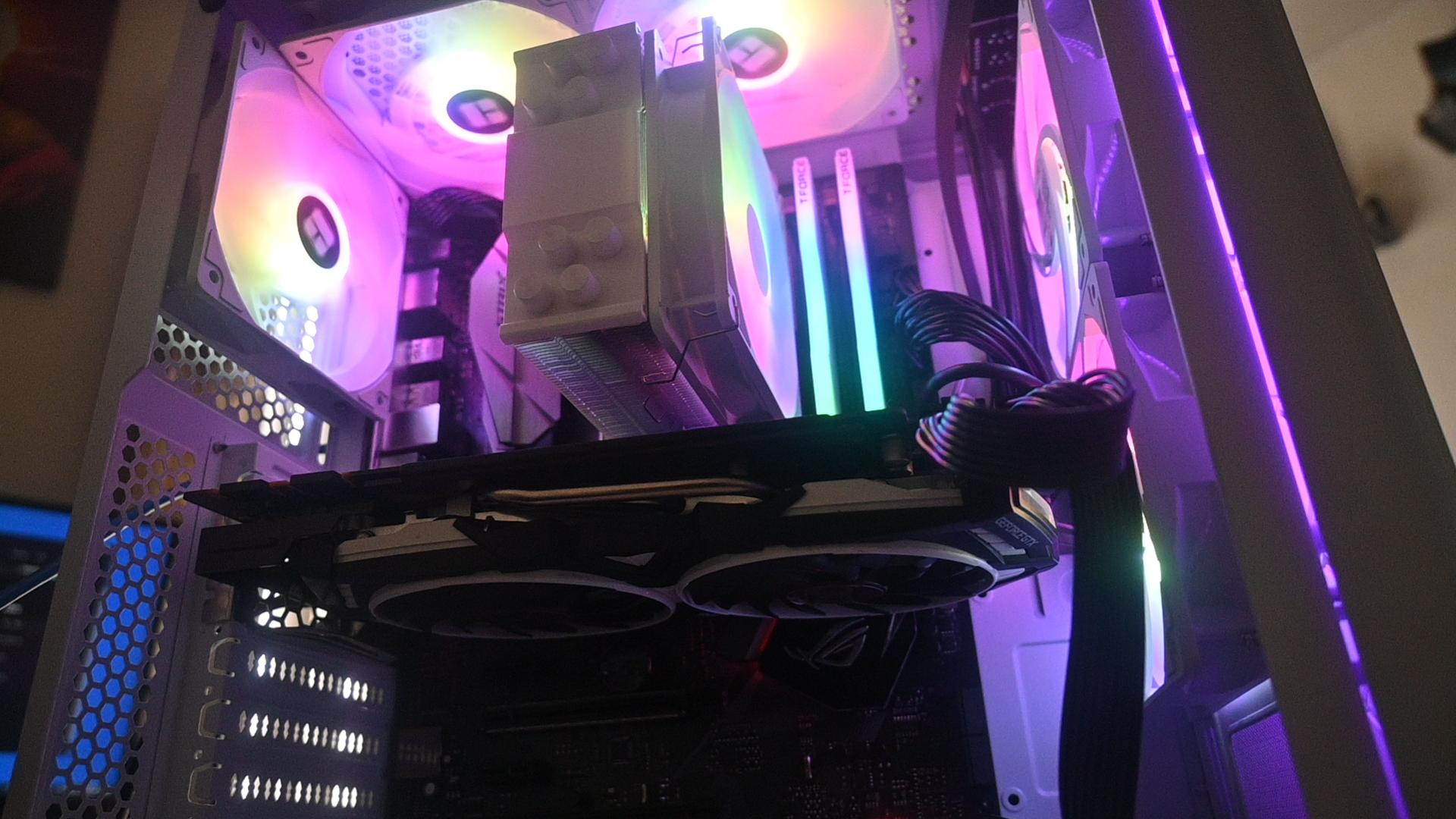 [White Class] Am4 Gaming Pc (Ryzen 5 3600 , Msi Gtx 1080ti 11gb