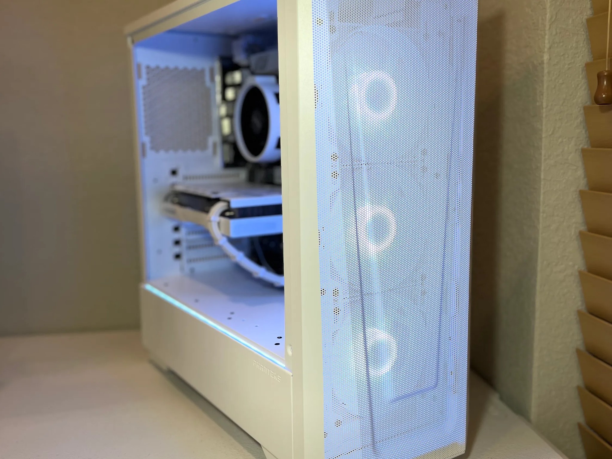 Ryzen 5 5600 | AMD Radeon RX 6650XT | White Theme Gaming PC