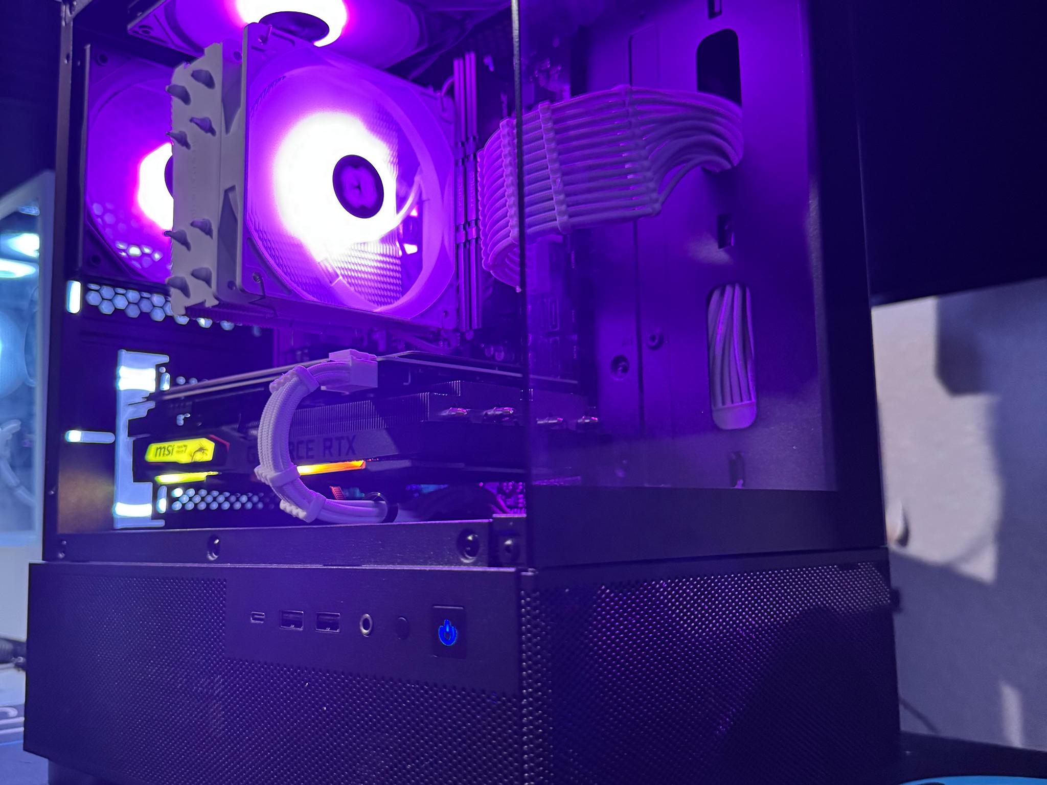 RTX Black N’ White Gaming PC / Ryzen 7 / RTX 2060