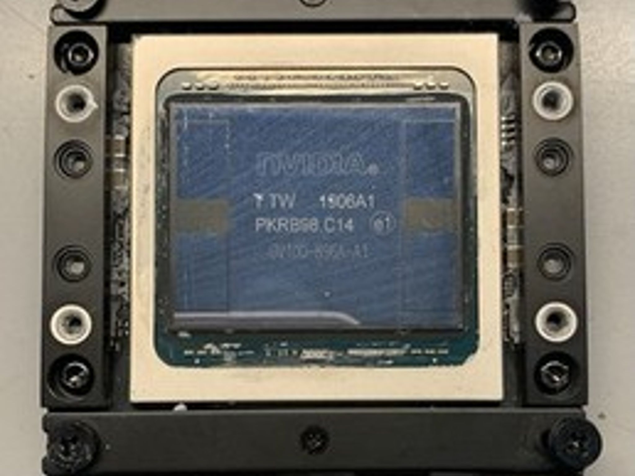 NVIDIA TESLA V100-SXM2-32GB Graphics Accelerator 699-2G503-0204-210 SERVER GPU