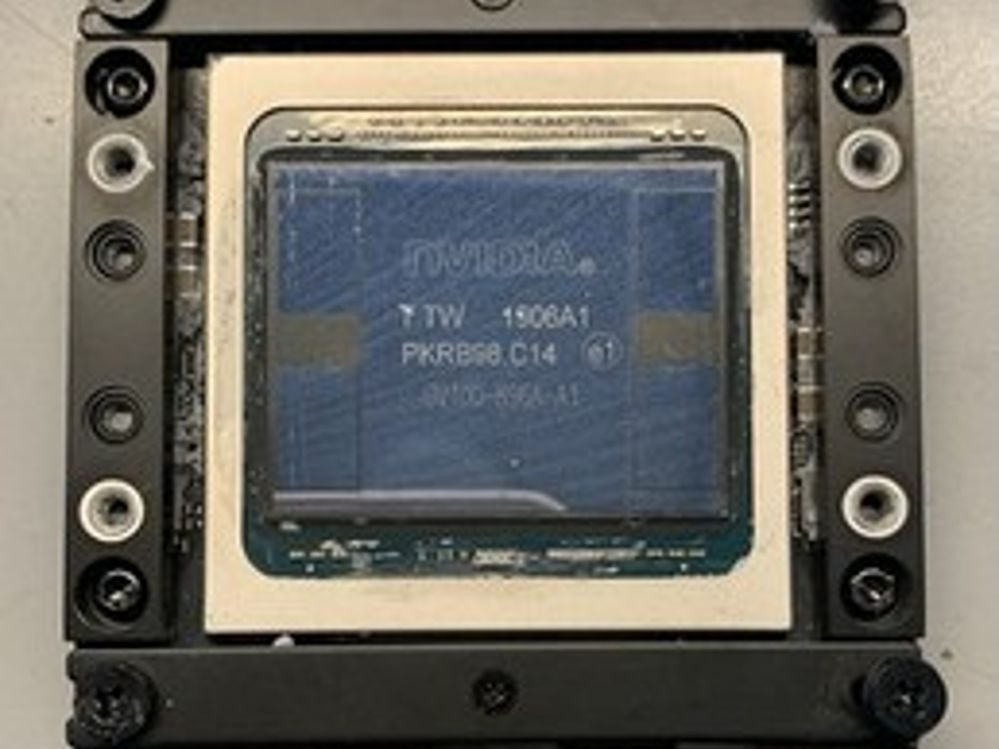 NVIDIA TESLA V100-SXM2-32GB Graphics Accelerator 699-2G503-0204-210 SERVER GPU
