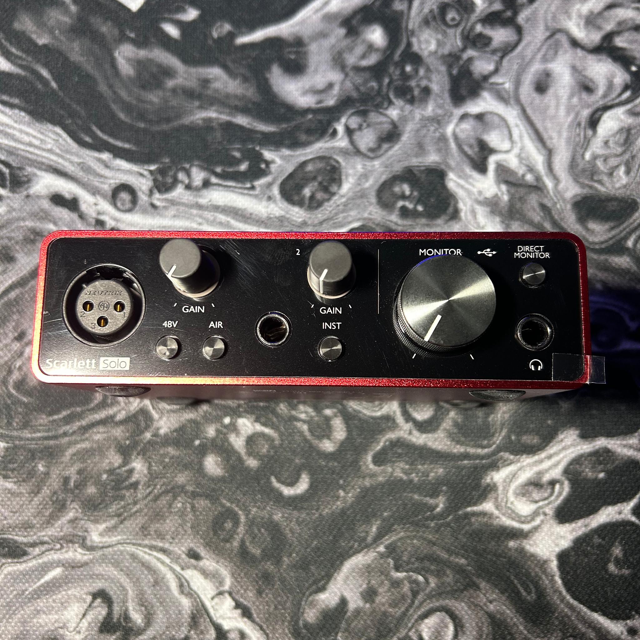 Focusrite Scarlett Solo 3rd Gen Usb-C Audio Interface w/ Mount - OPEN BOX ($115 VALUE)