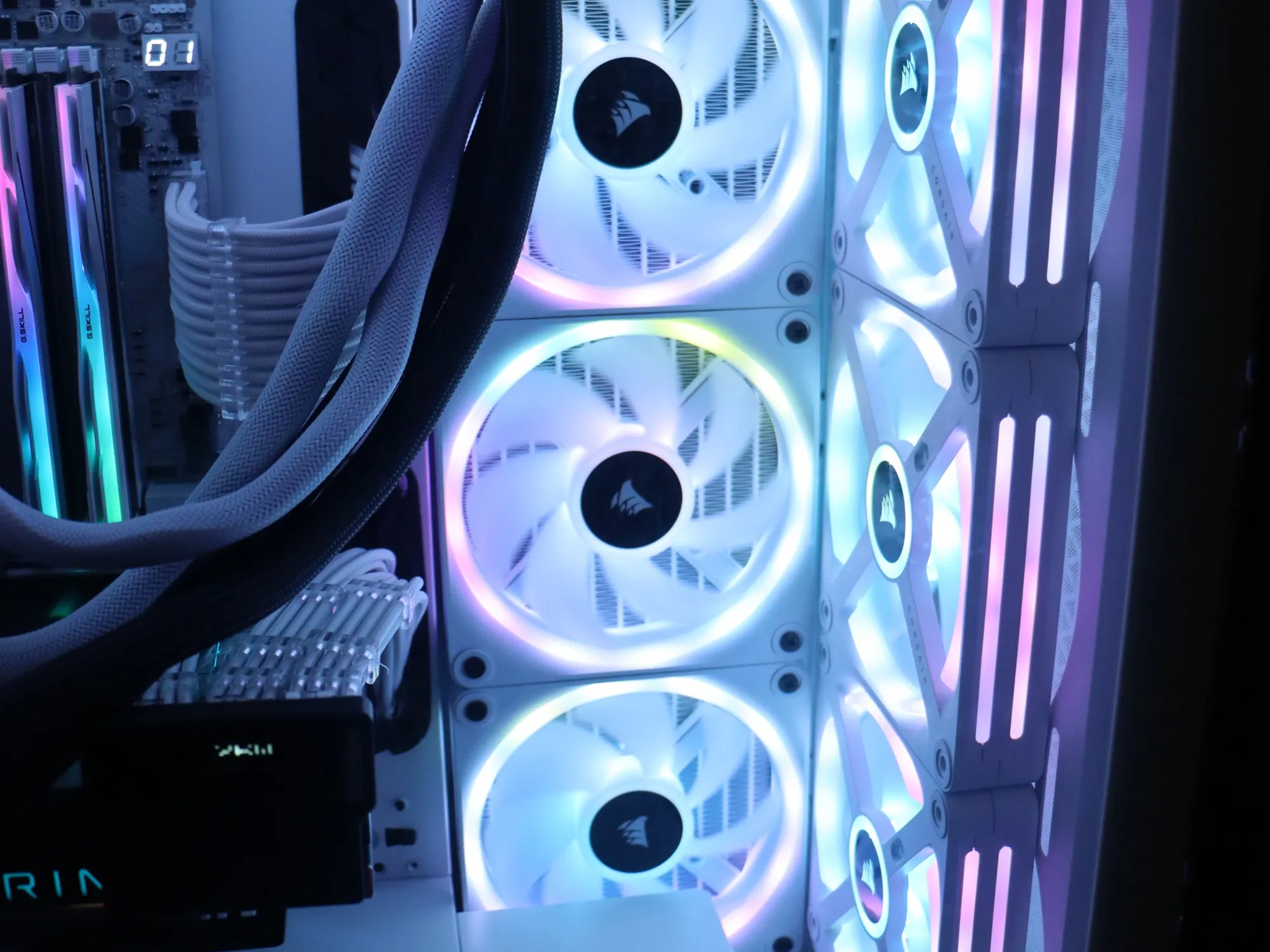 AMD 9800X3D + RTX 4090 Liquid Suprim X Gaming PC