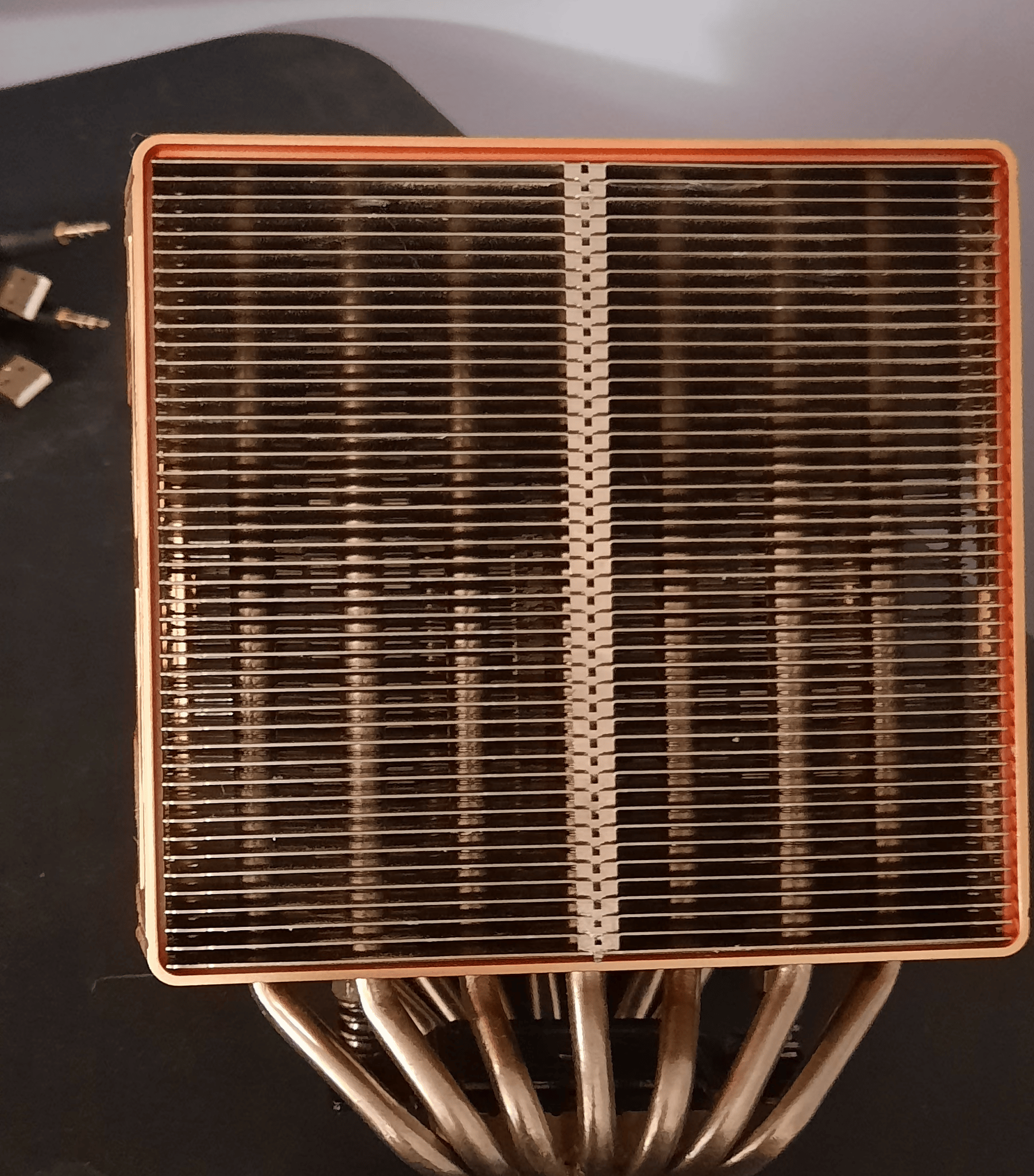 Cryorig R1 CPU cooler with orange and original cover