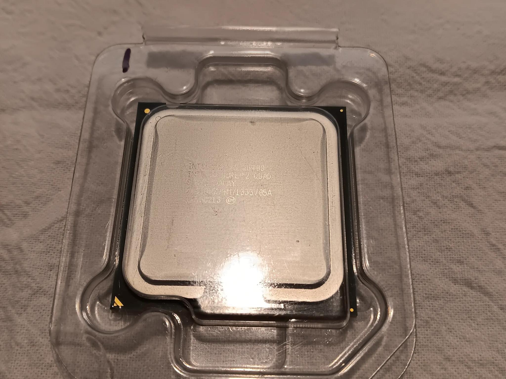 Intel Core 2 Quad Q8400 (SLGT6) 4 Core, 2.6GHz, Skt 775 CPU