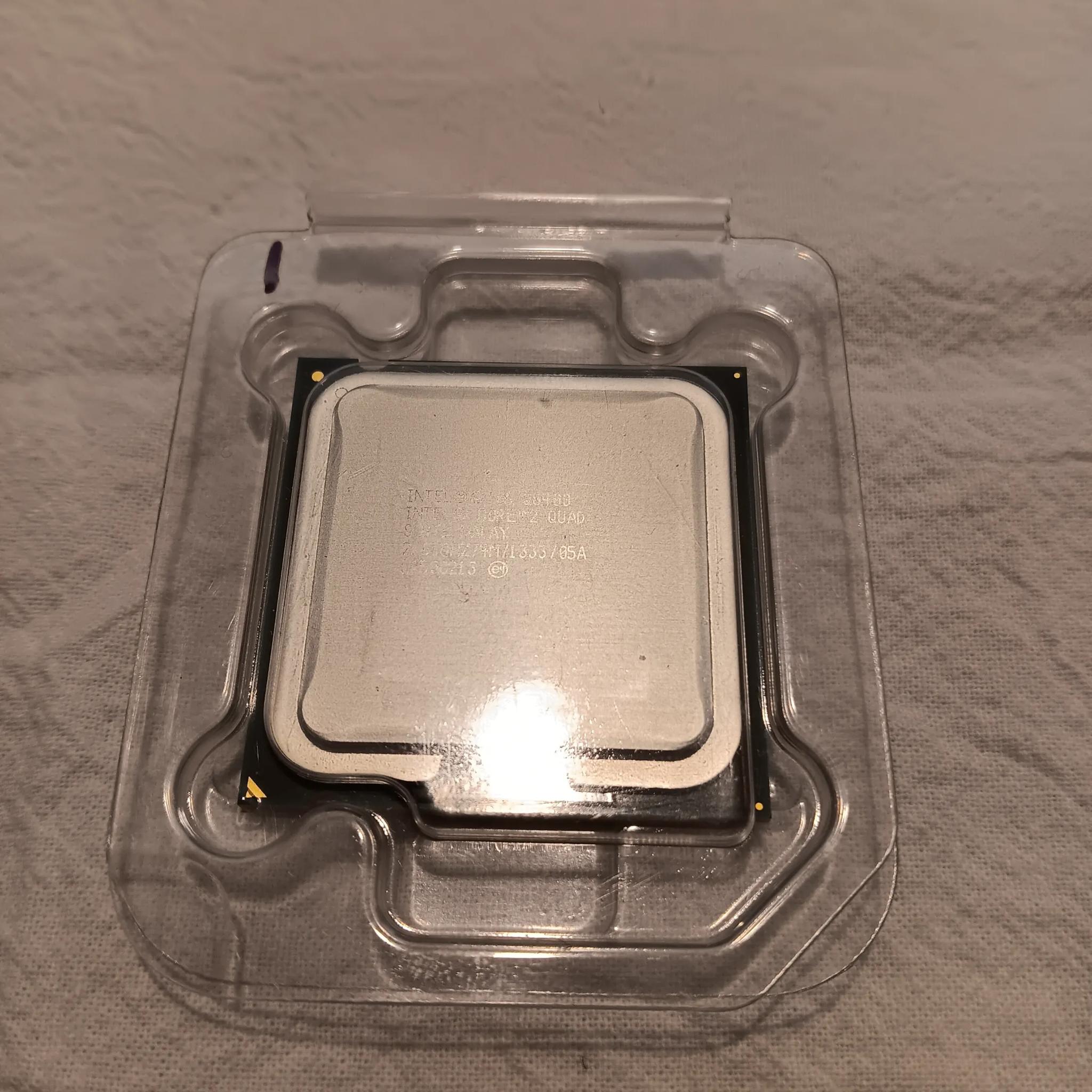 Intel Core 2 Quad Q8400 (SLGT6) 4 Core, 2.6GHz, Skt 775 CPU