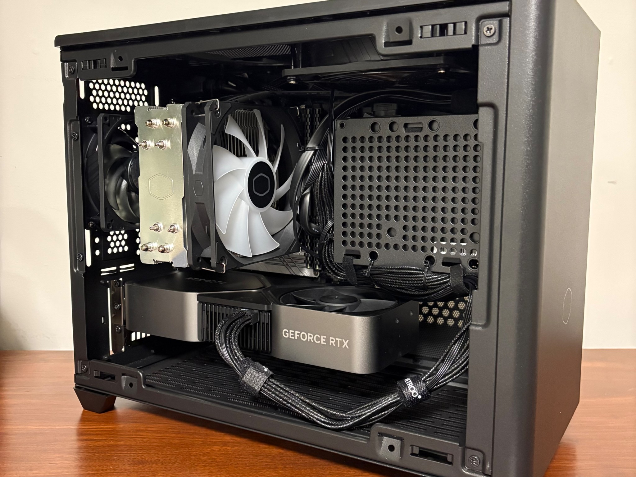 RTX 4070 FE | Ryzen 7 5800XT | 32GB DDR4 | 1 TB SSD | 750W PSU | 3x 120mm Fan | mATX Case