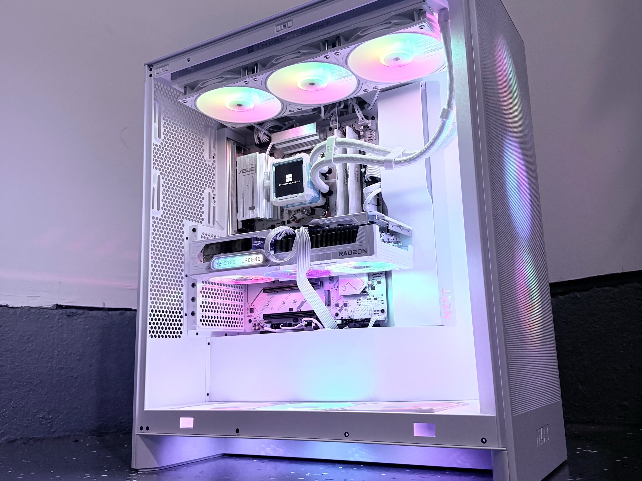 ⚪️"Polar Prism"❄️| 4K Gaming | Ryzen 7 9800X3D | RX 9070XT | 32GB 6400 mt/s DDR5 | 3TB Storage