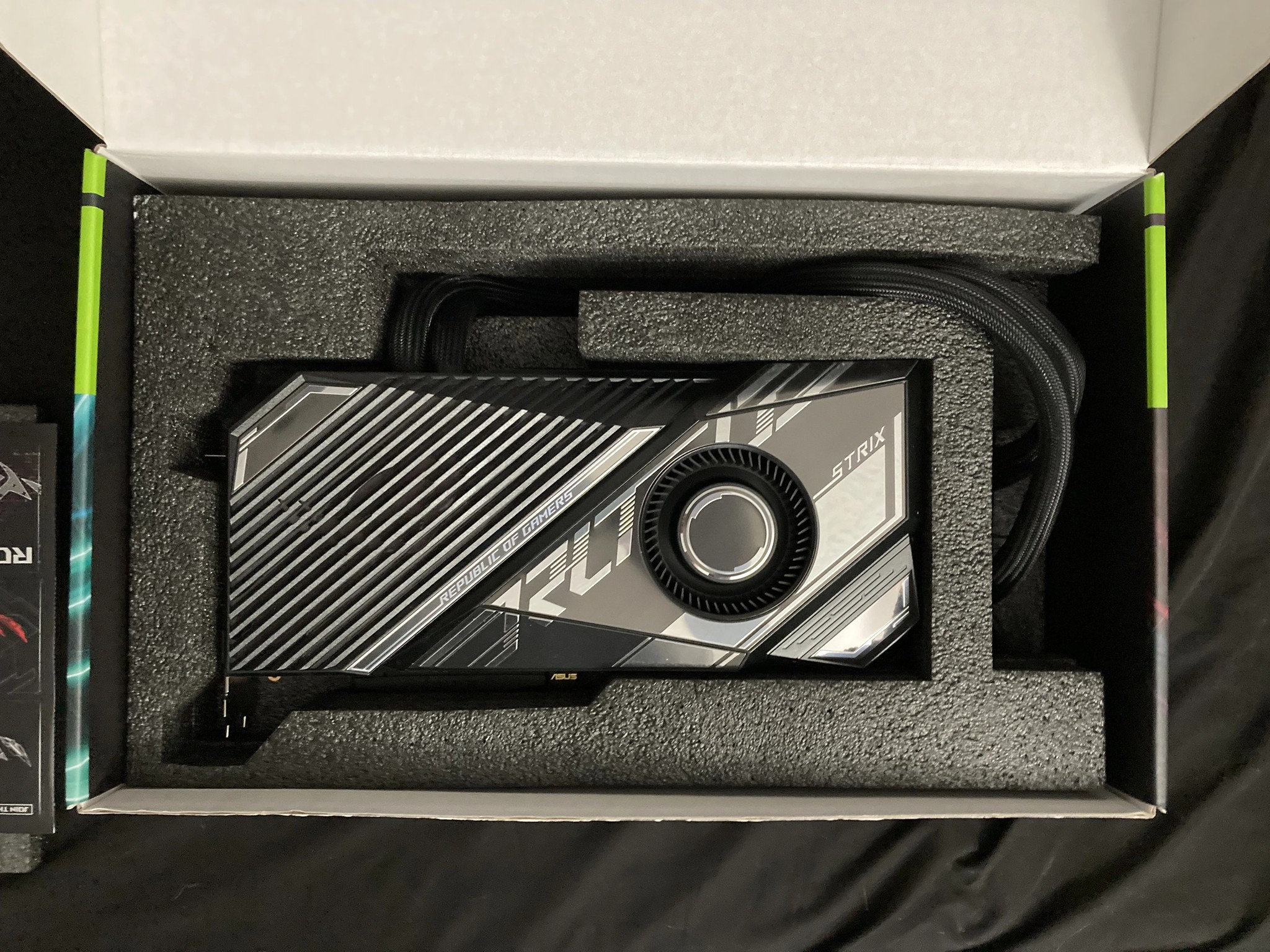 ROG Strix LC GeForce RTX 3090 Ti OC Edition