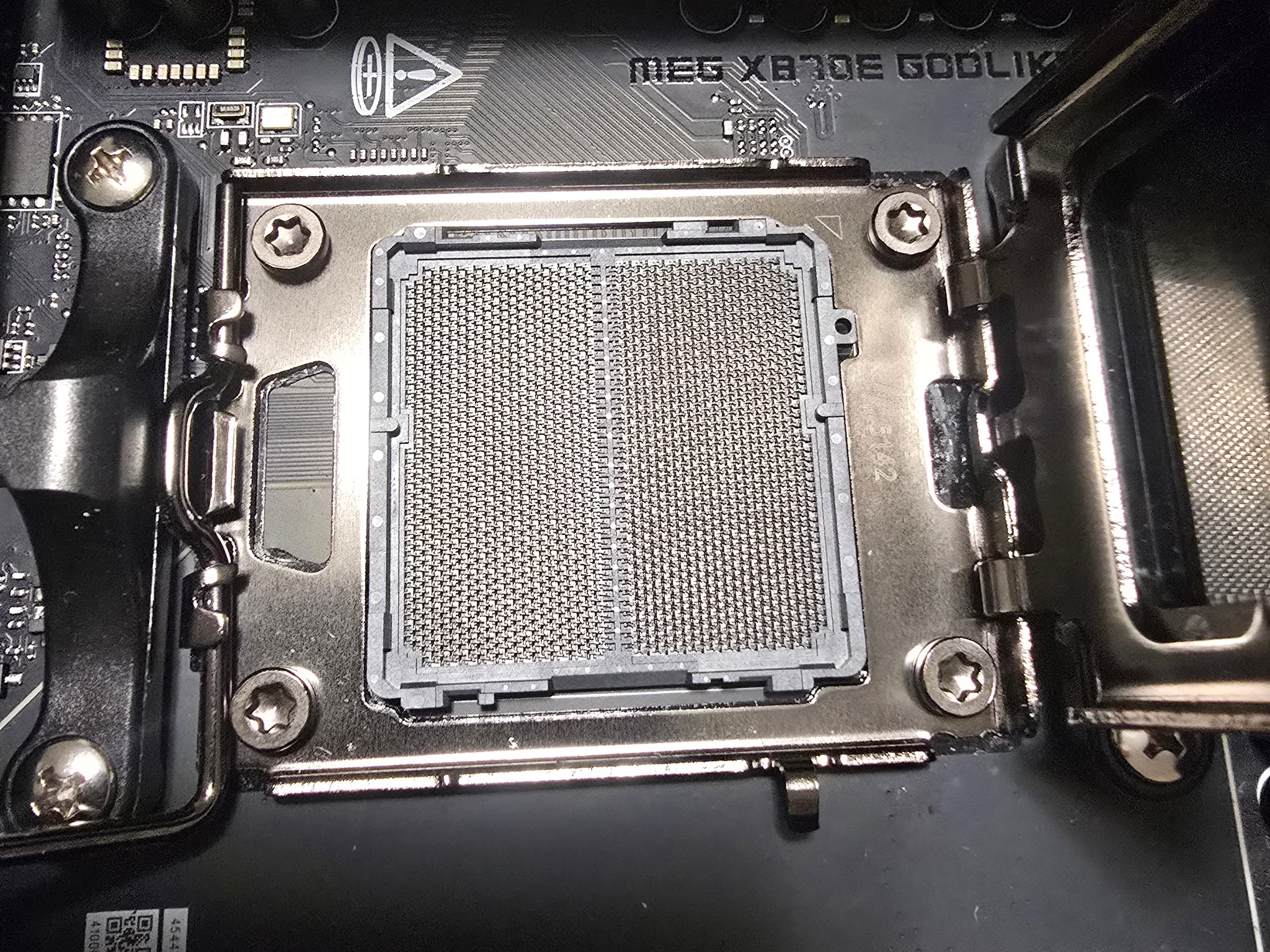 MSI GODLIKE X870E