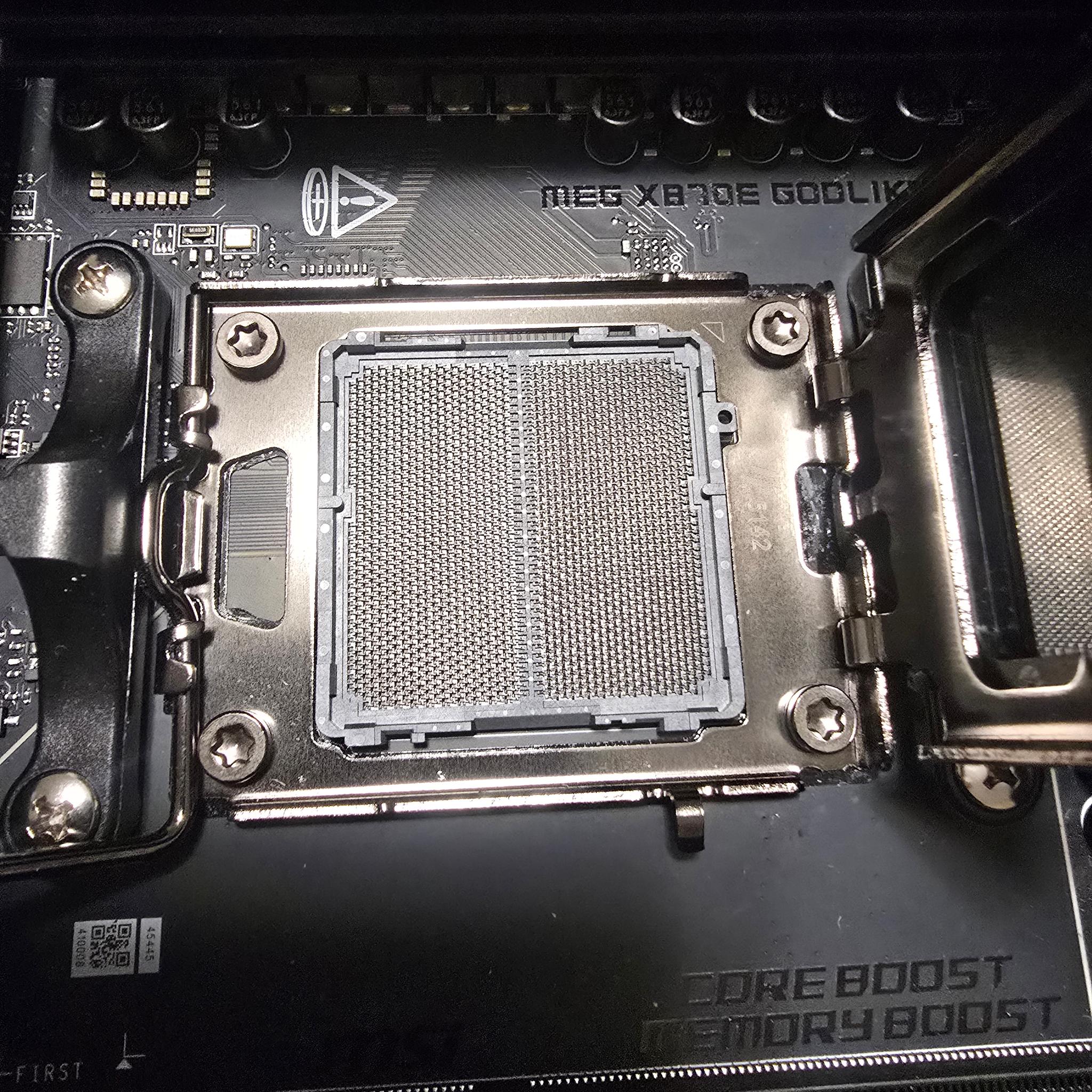 MSI GODLIKE X870E