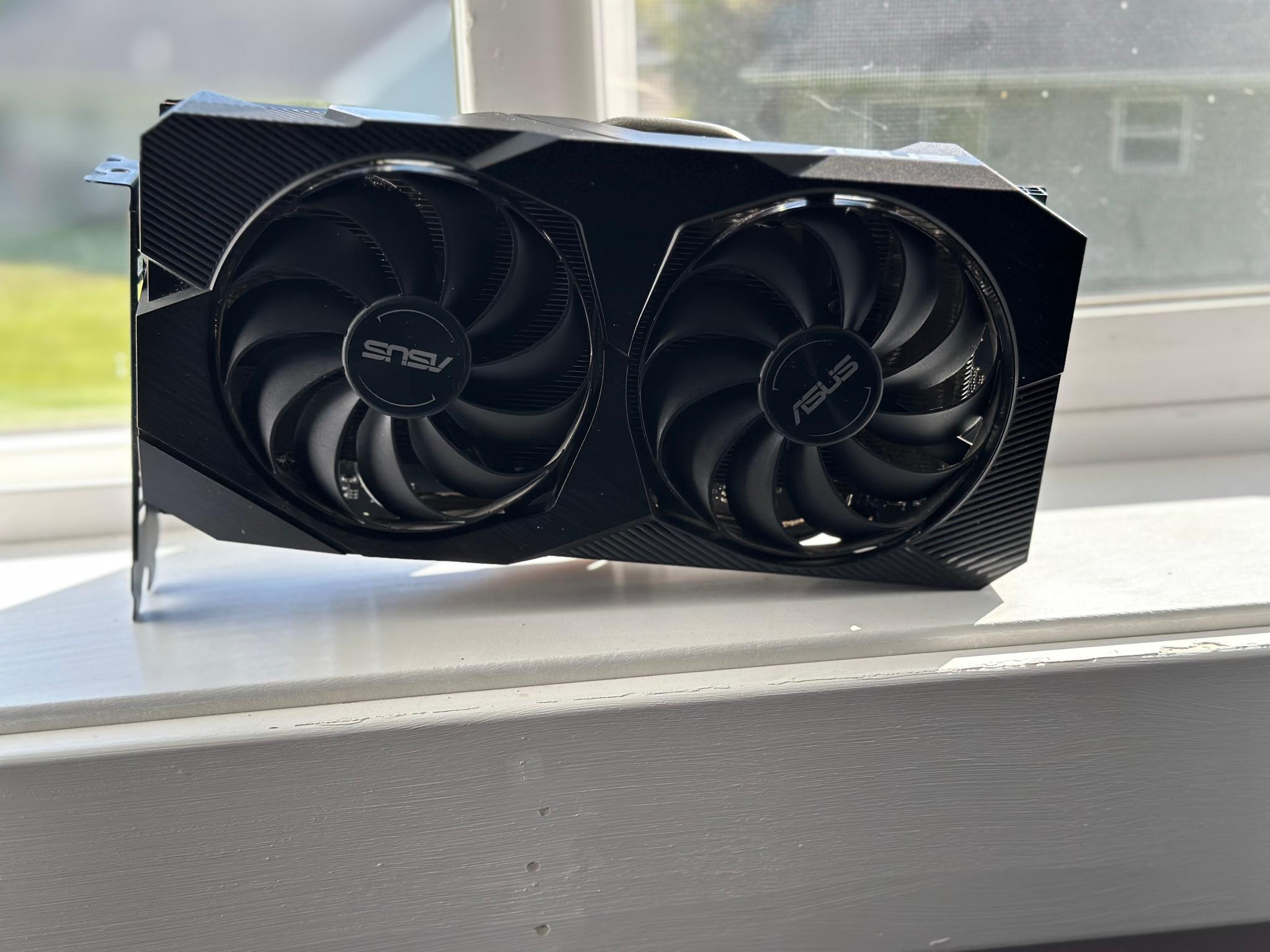 AMD Radeon RX 5500 XT - Image 1