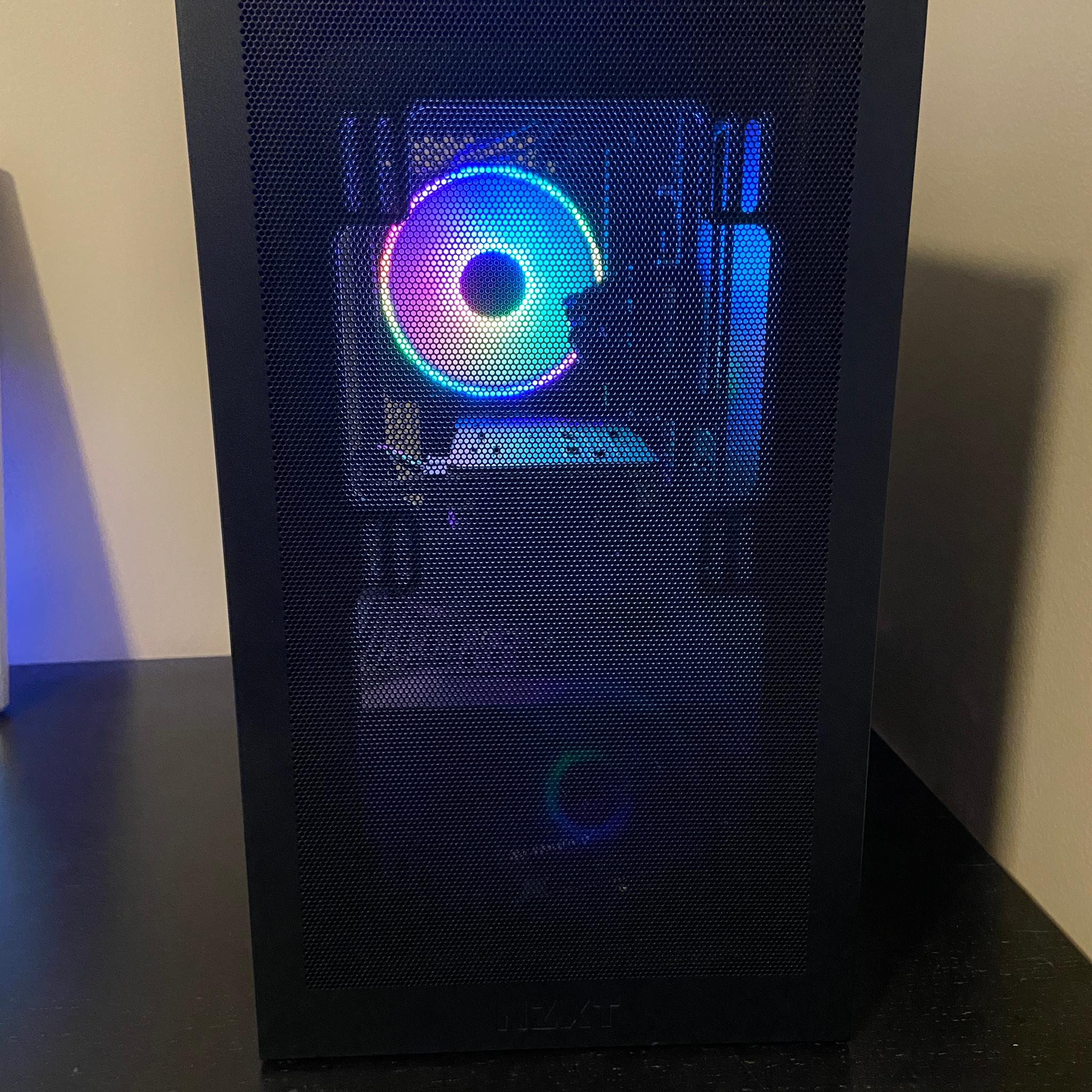 Intel i7-8700 Gaming PC | RTX 2070 | 32GB RAM | 1TB NVMe + 2TB SSD | NZXT H3 | Read To Play