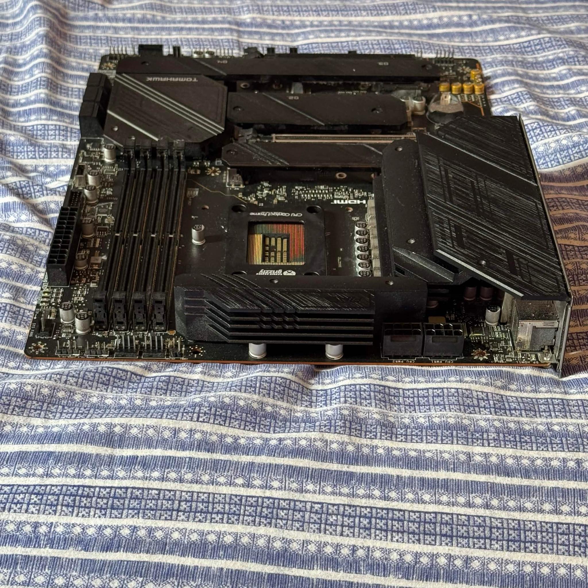 MSI MAG Z790 TOMAHAWK WIFI Motherbaord + Contact Frame