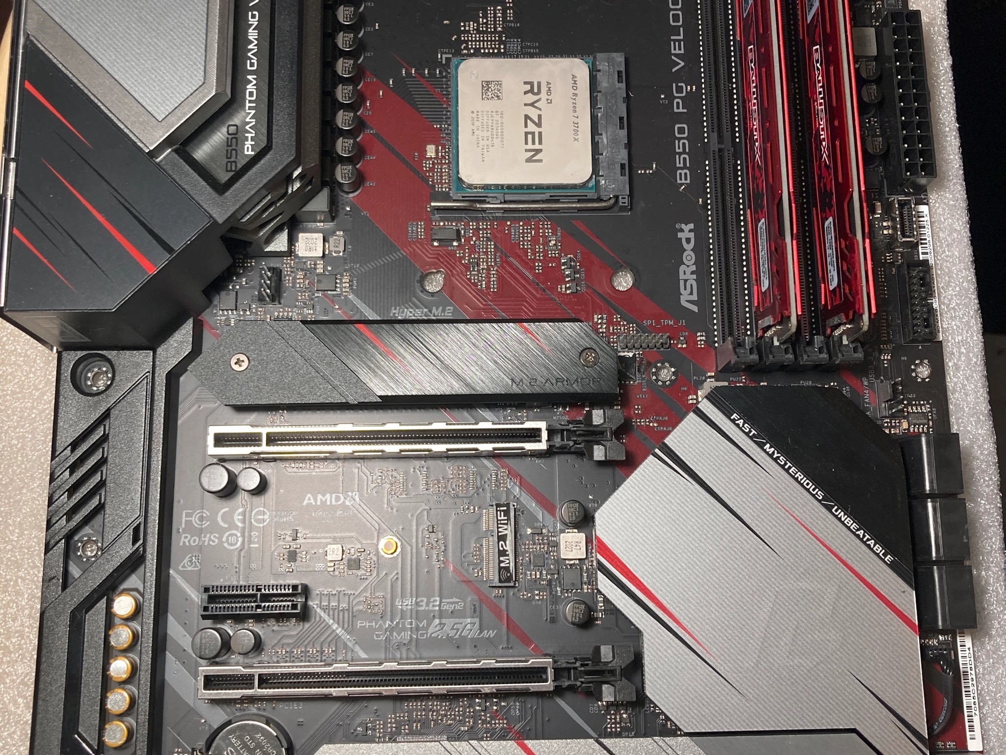 Ryzen 7 3700x, Asrock B550 Velocita, 2x8GB 3000mhz CL15 Crucial Ballistix Sport LT Red