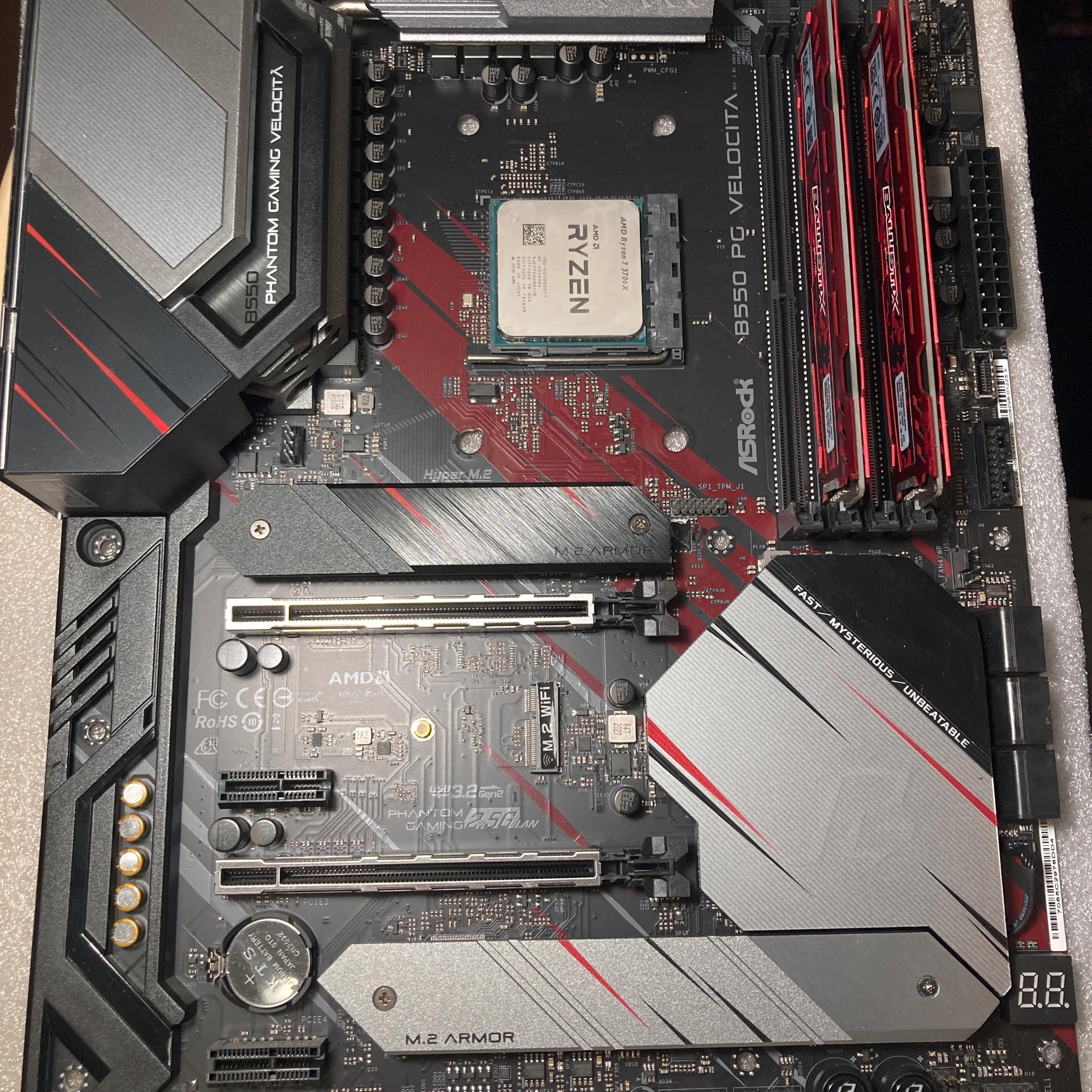 Ryzen 7 3700x, Asrock B550 Velocita, 2x8GB 3000mhz CL15 Crucial Ballistix Sport LT Red