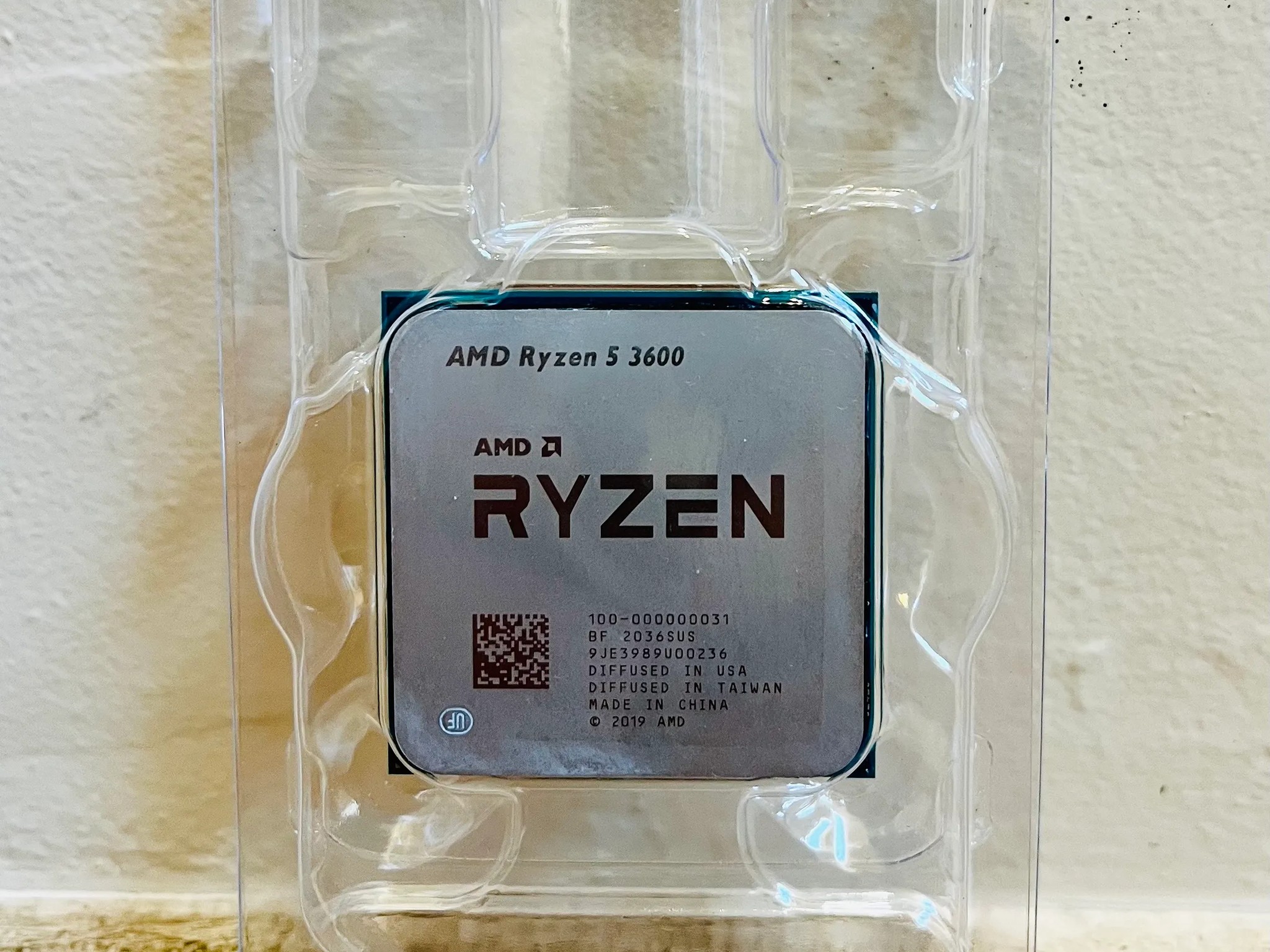 AMD Ryzen 5 3600 6-Core, 12-Thread CPU with Wraith Stealth Cooler