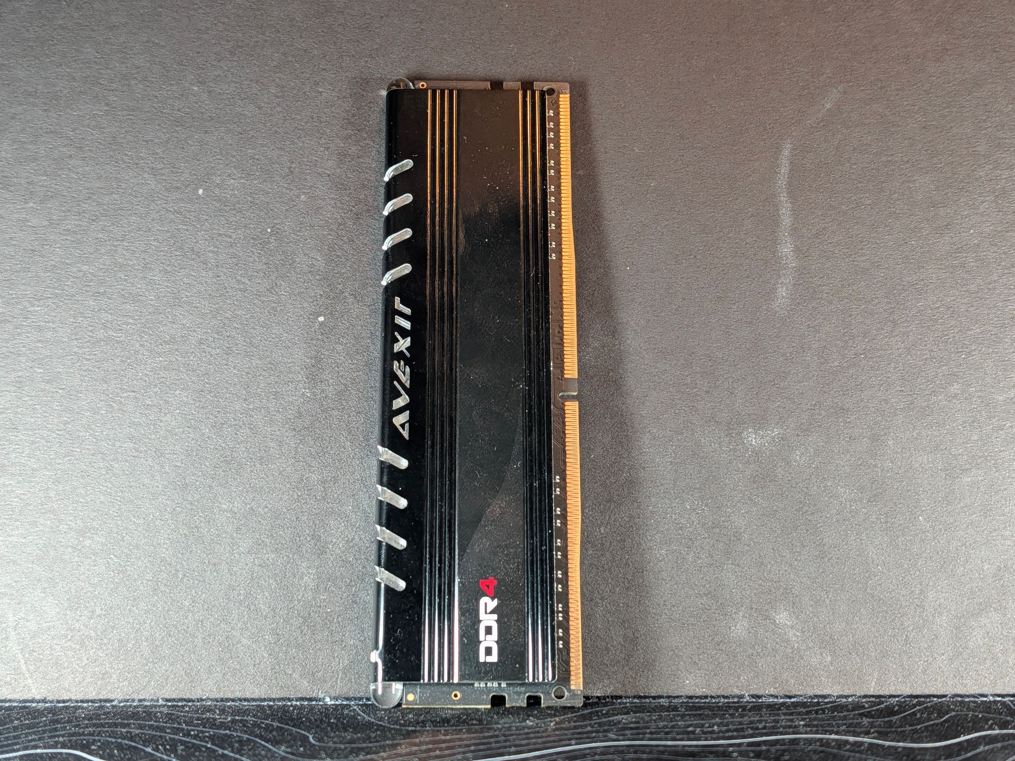Avexir Core Series 8GB DDR4-2400 CL16