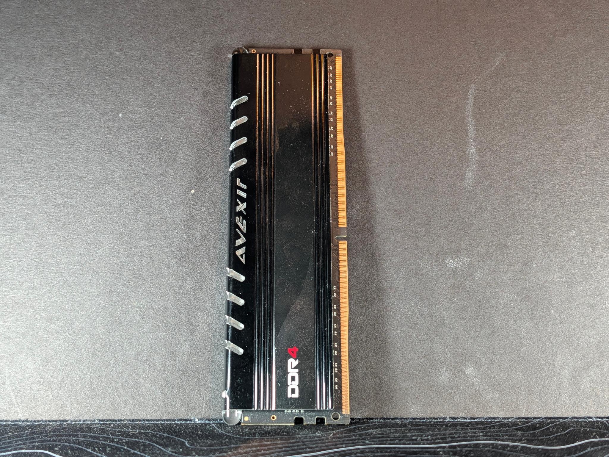 Avexir Core Series 8GB DDR4-2400 CL16