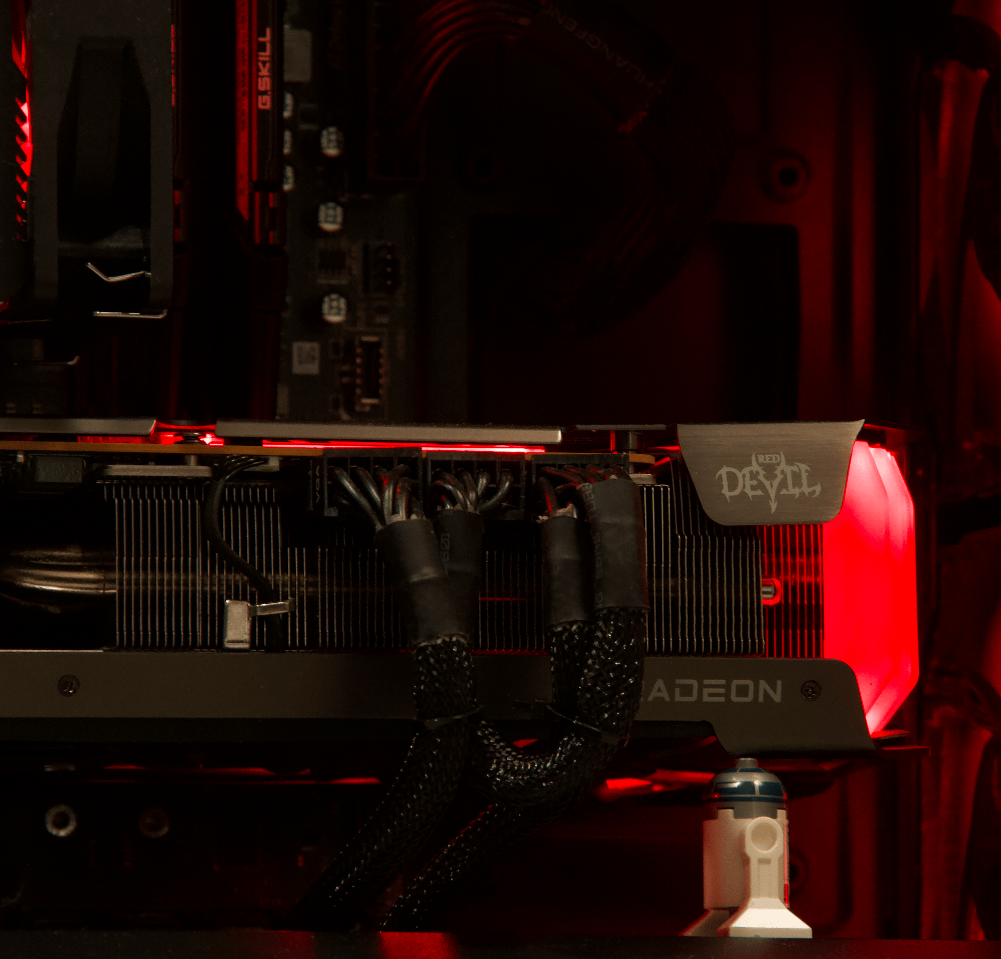 RX 6900 XT, Ryzen 5 5600, 1TB NVMe SSD, 16GB DDR4, WiFi - Custom Gaming PC