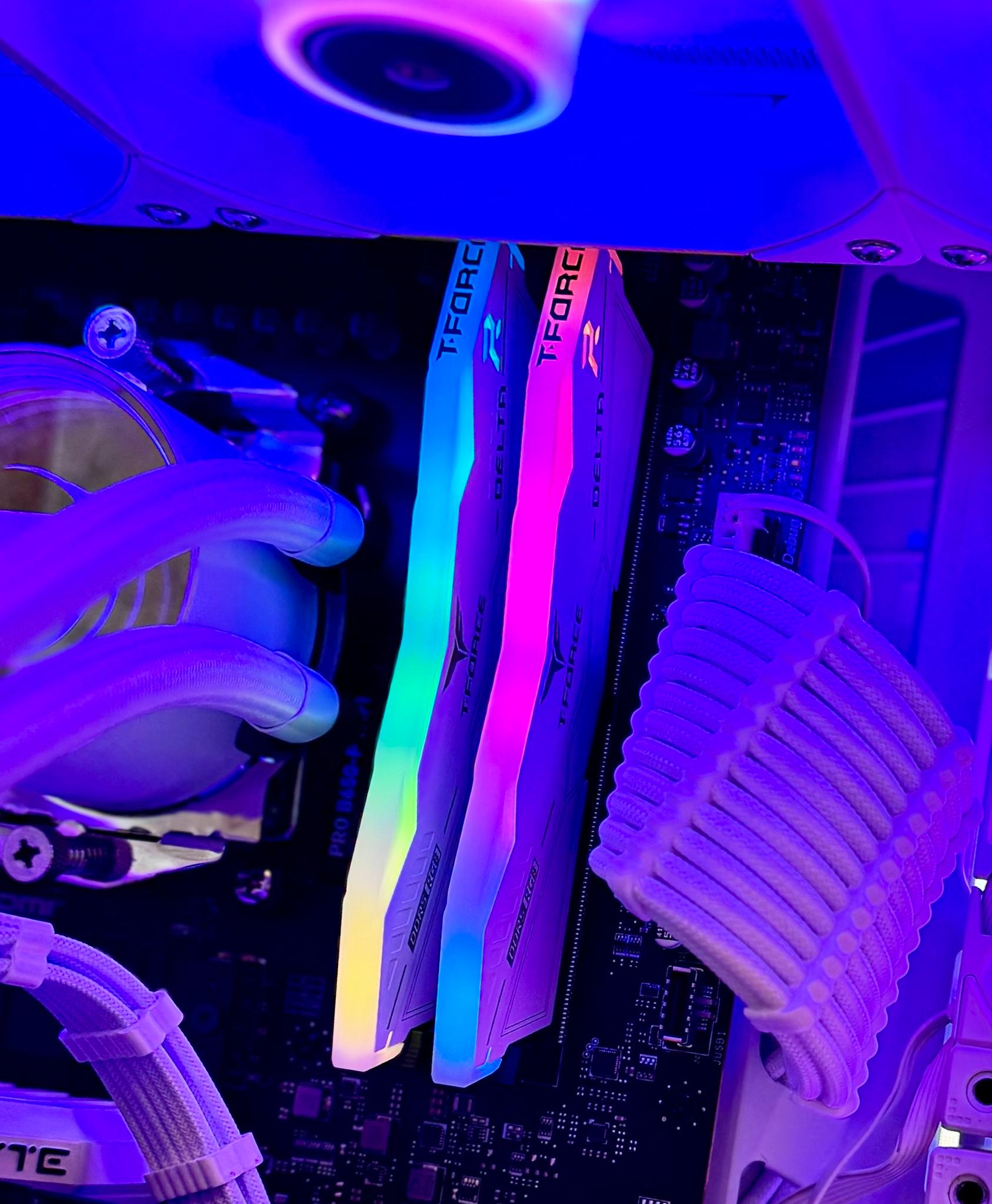 4070TI, Ryzen 7 7700x, 32GB DDR5, 2TB SSD | White 4K Gaming PC