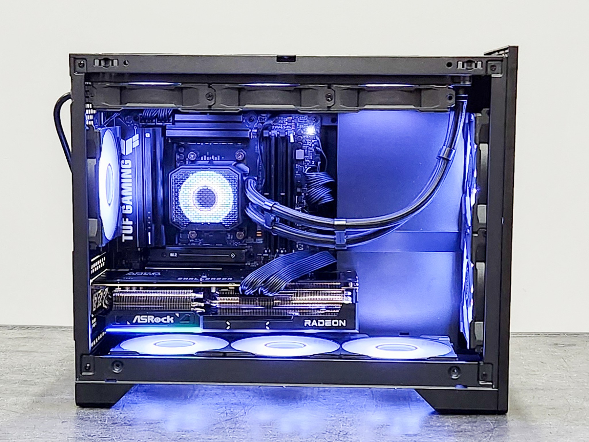 Ryzen 7 7800X3D | RX 9070 XT | Custom Gaming / Streaming PC Build