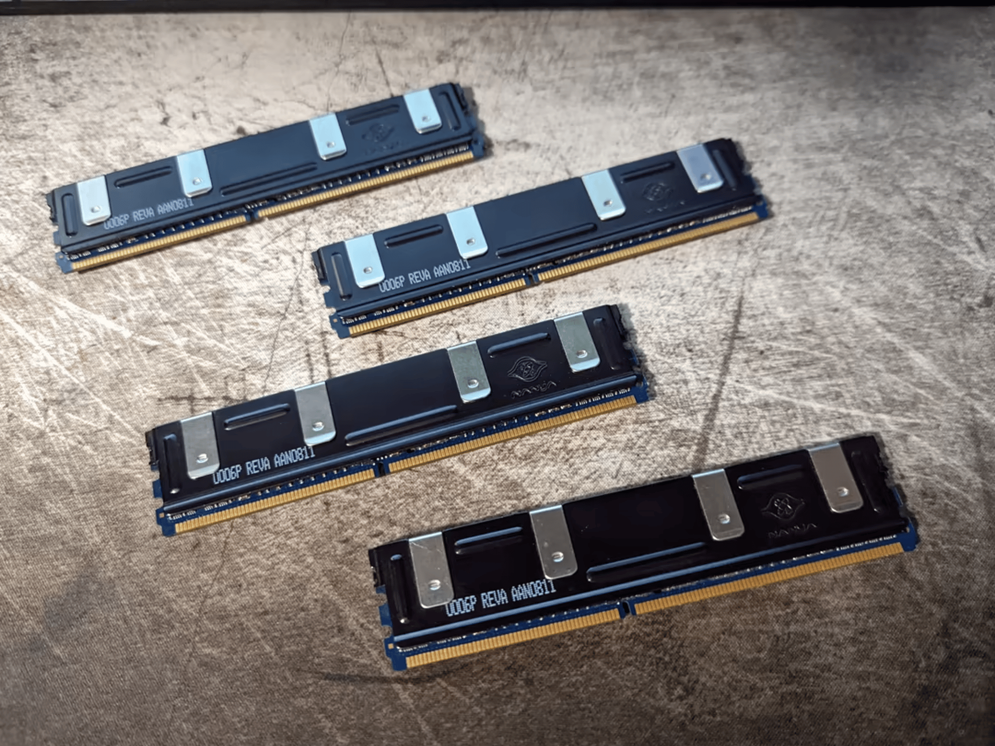 4GB ECC 4x1GB 667MHz 2Rx8 DDR2 | For servers