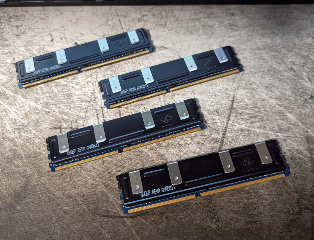 4GB ECC 4x1GB 667MHz 2Rx8 DDR2 | For servers