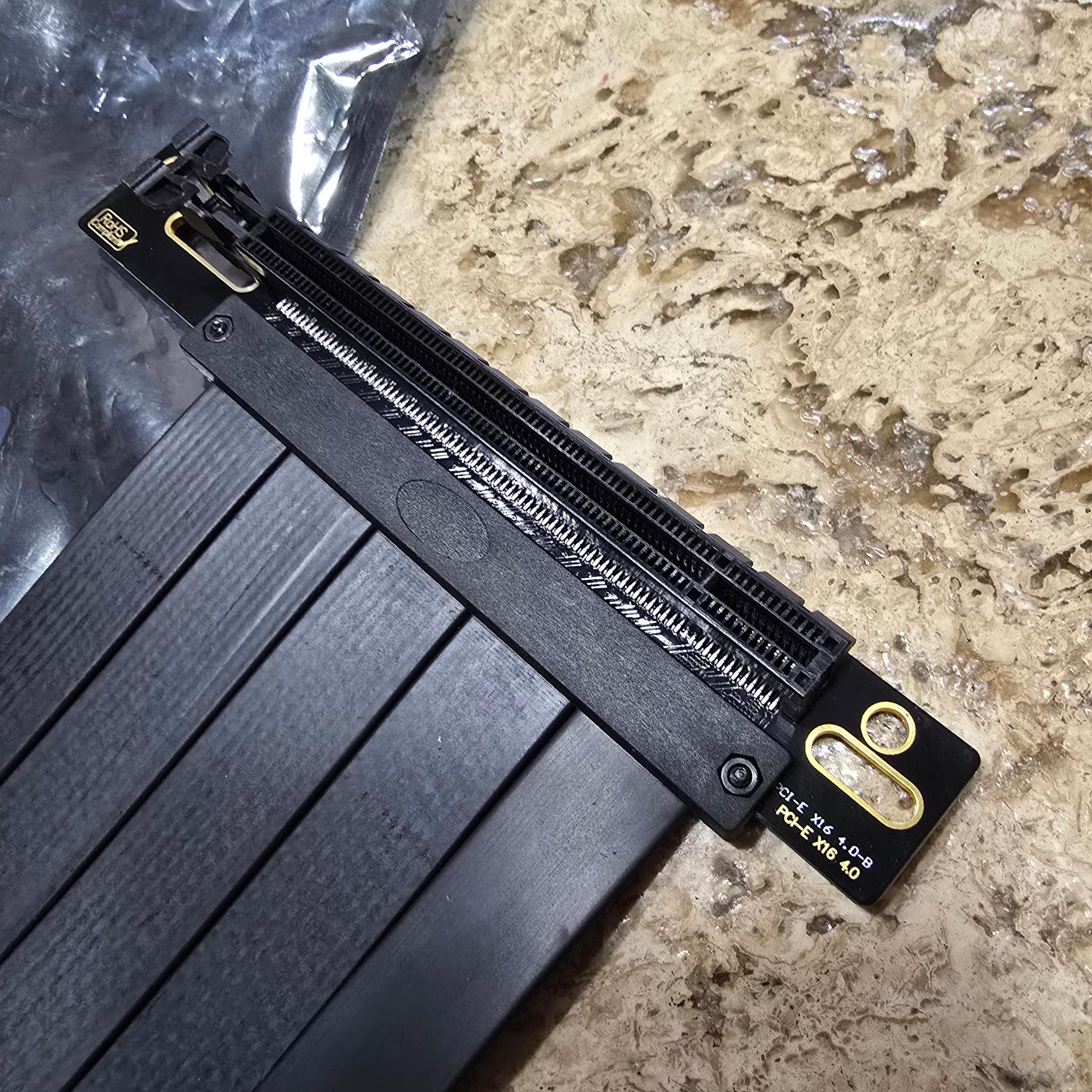 PCIE 4.0 Riser Cable 90 Degree PCIe 4.0 x16 High Speed Flexible Extender Card EMI Shielded 30AWG